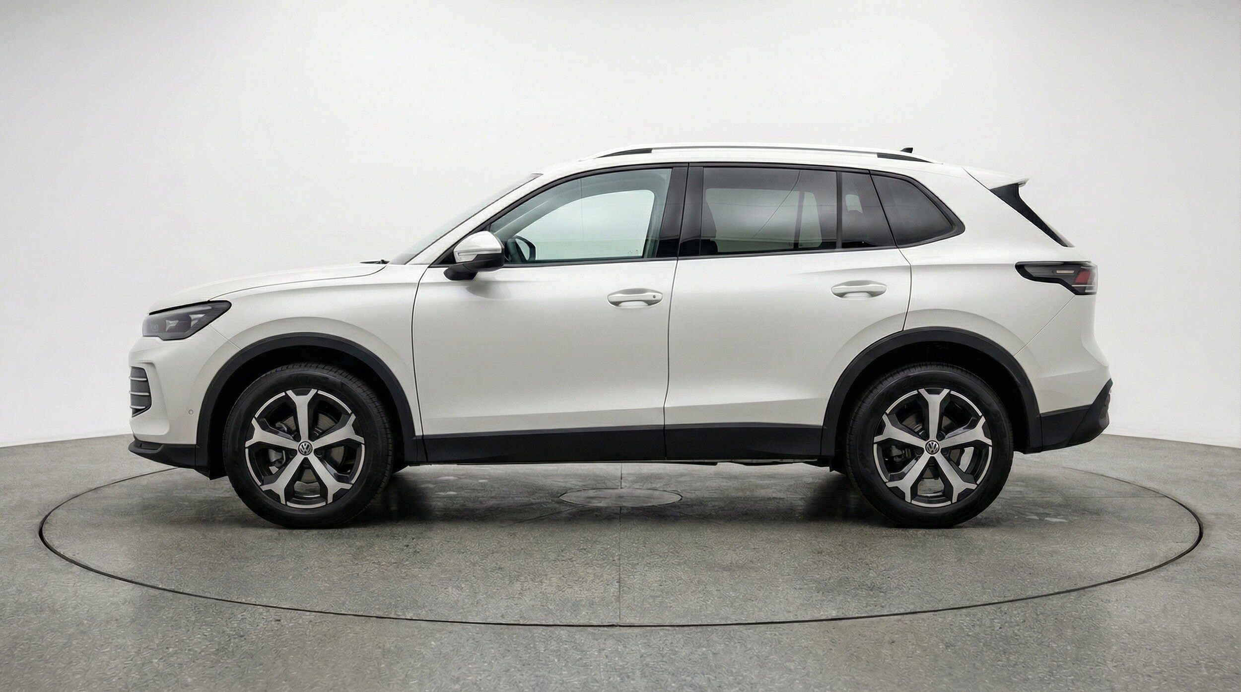 Thumbnail: 2026 Volkswagen Tiguan - 5