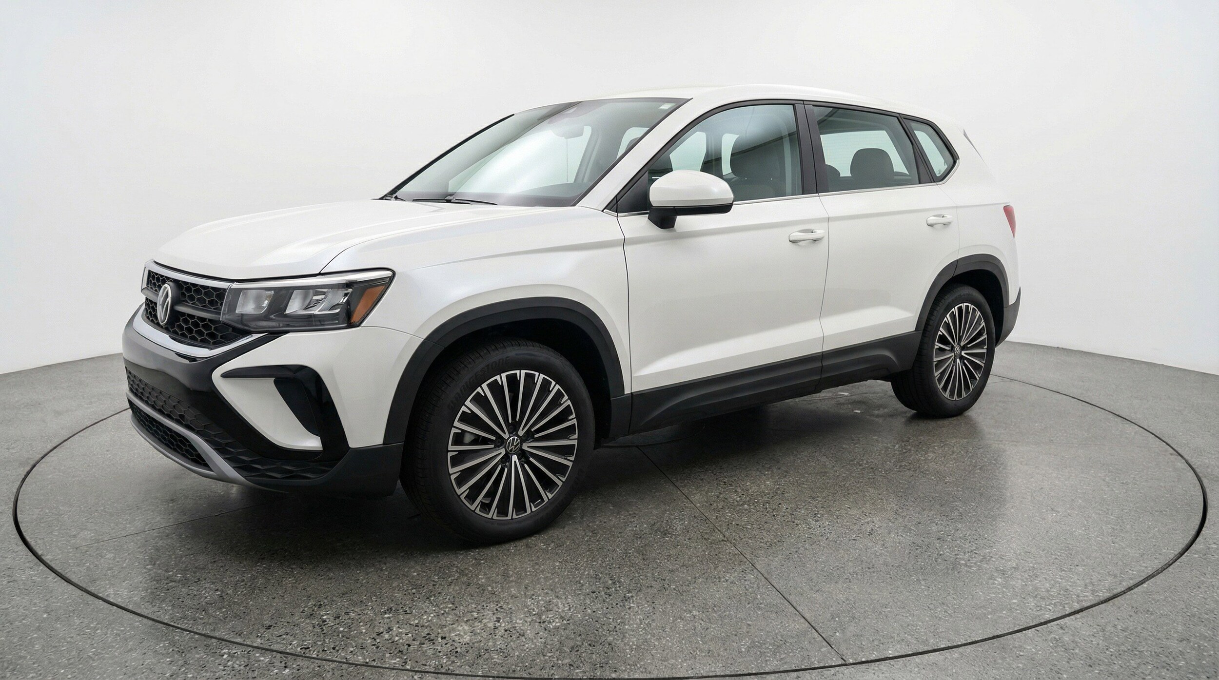 Thumbnail: 2025 Volkswagen Taos - 3