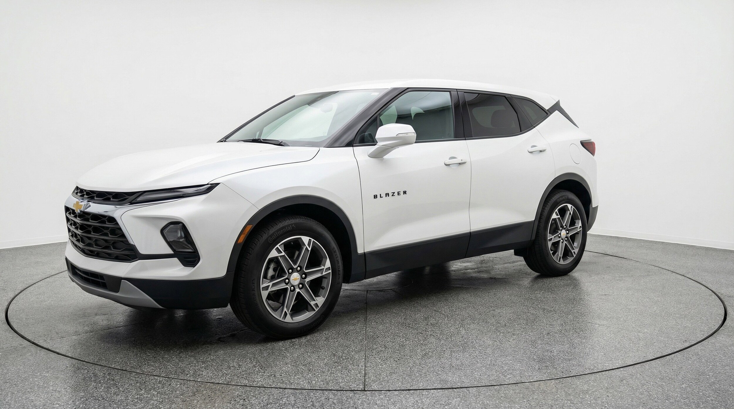 Thumbnail: 2025 Chevrolet Blazer - 3