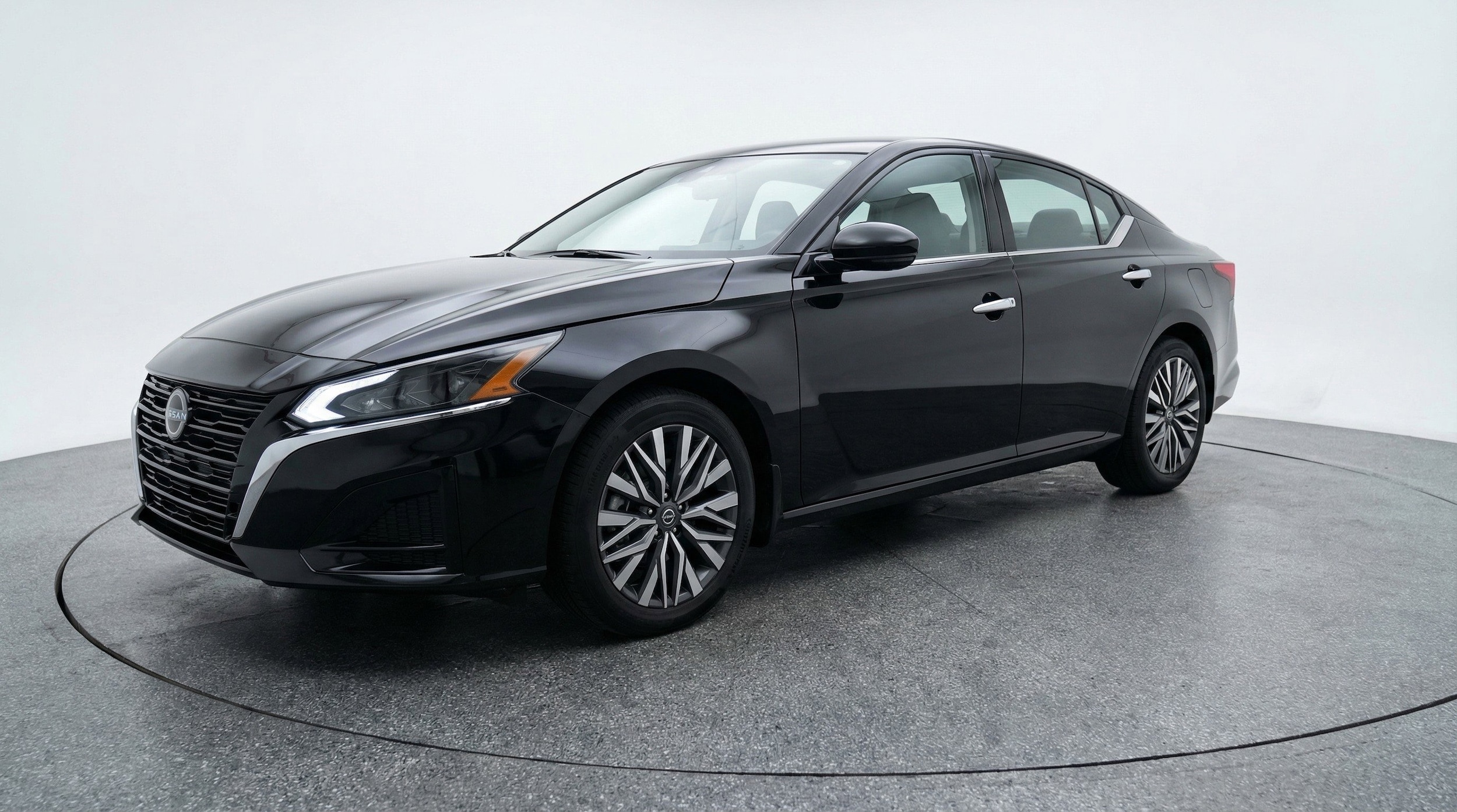 Thumbnail: 2025 Nissan Altima - 3