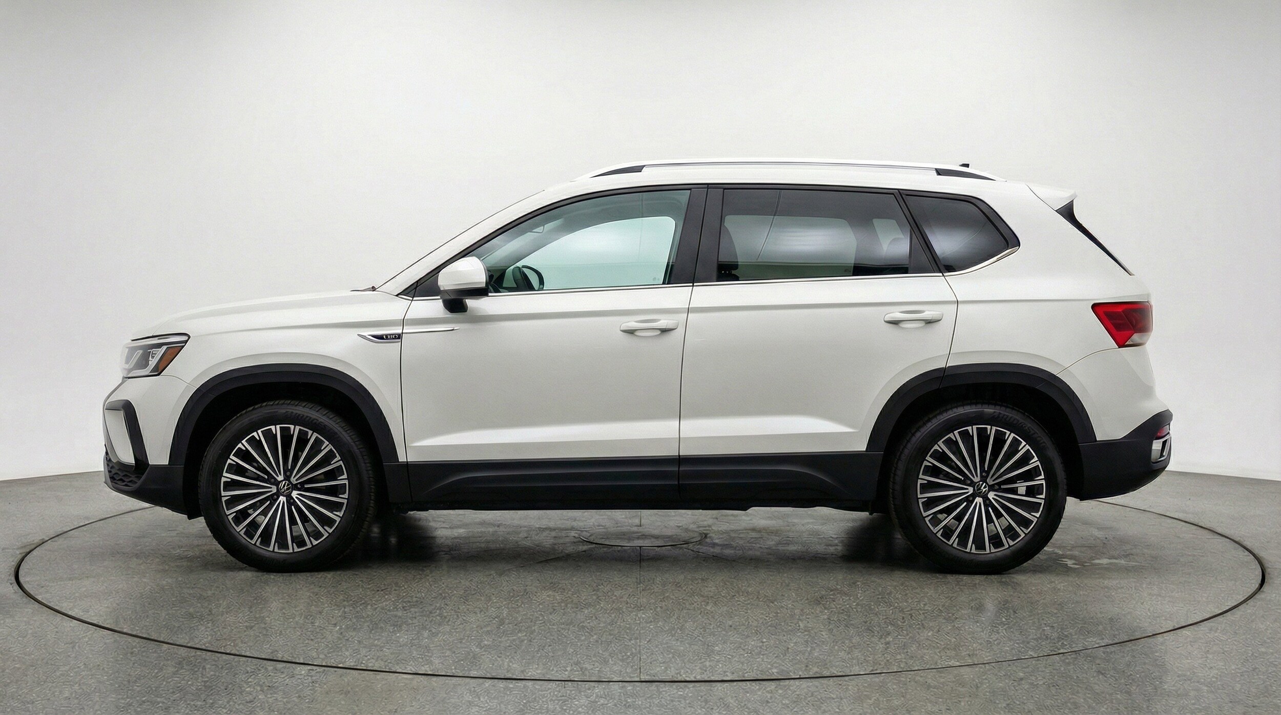 Thumbnail: 2025 Volkswagen Taos - 5