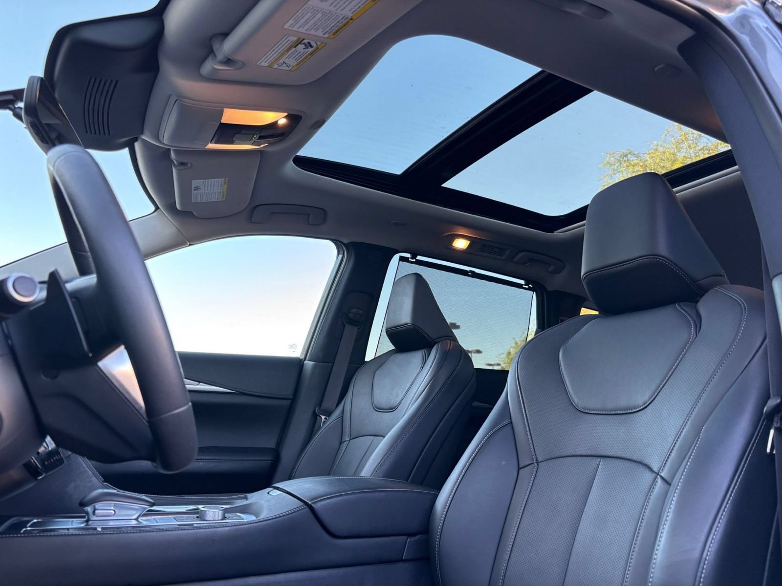 Thumbnail: 2026 INFINITI QX60 - 26