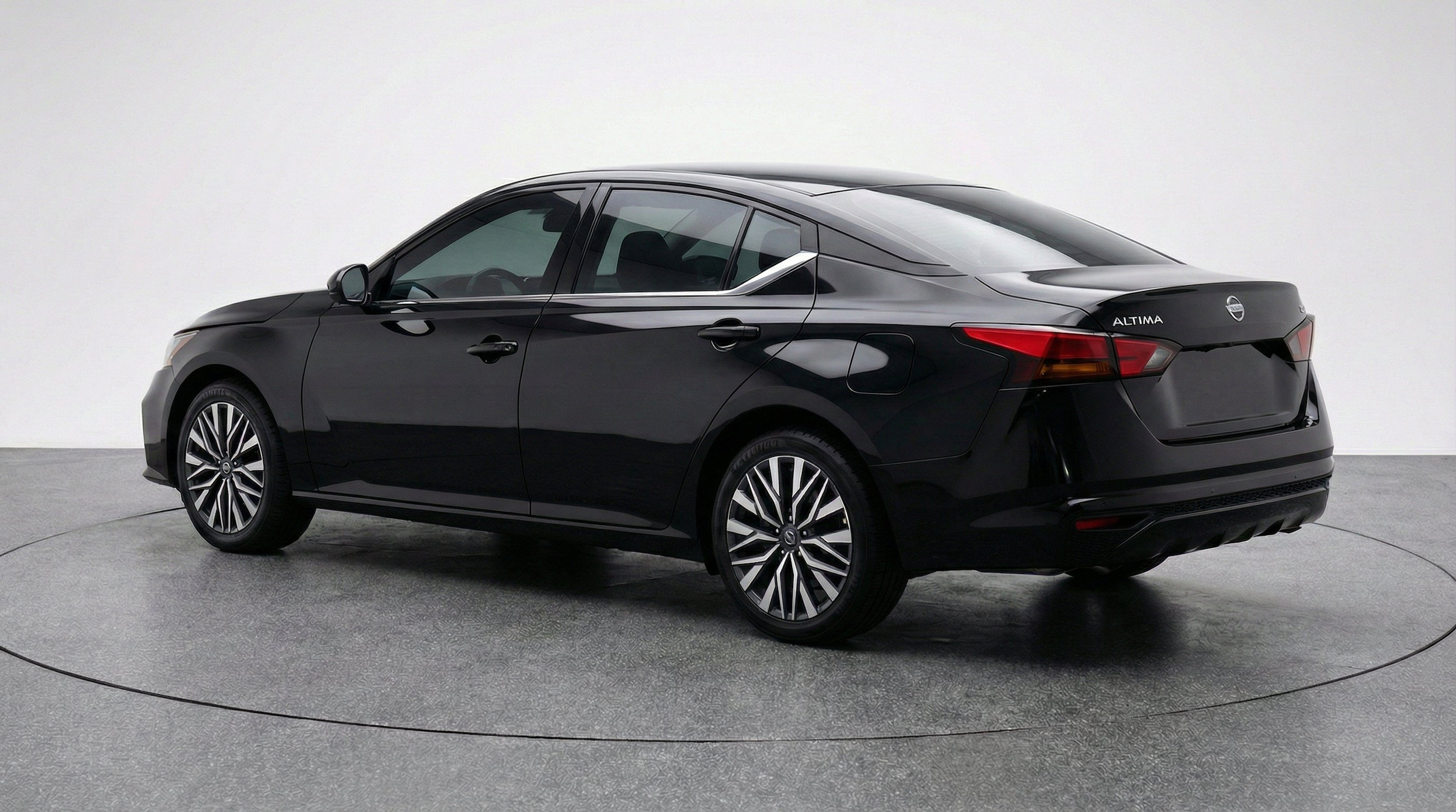 2025 Nissan Altima SV - Photo 6