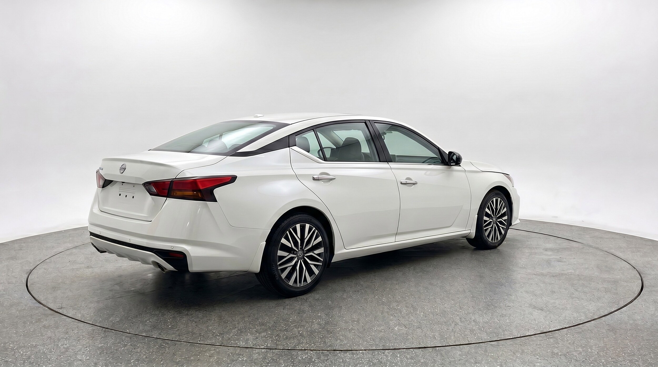 Thumbnail: 2025 Nissan Altima - 9