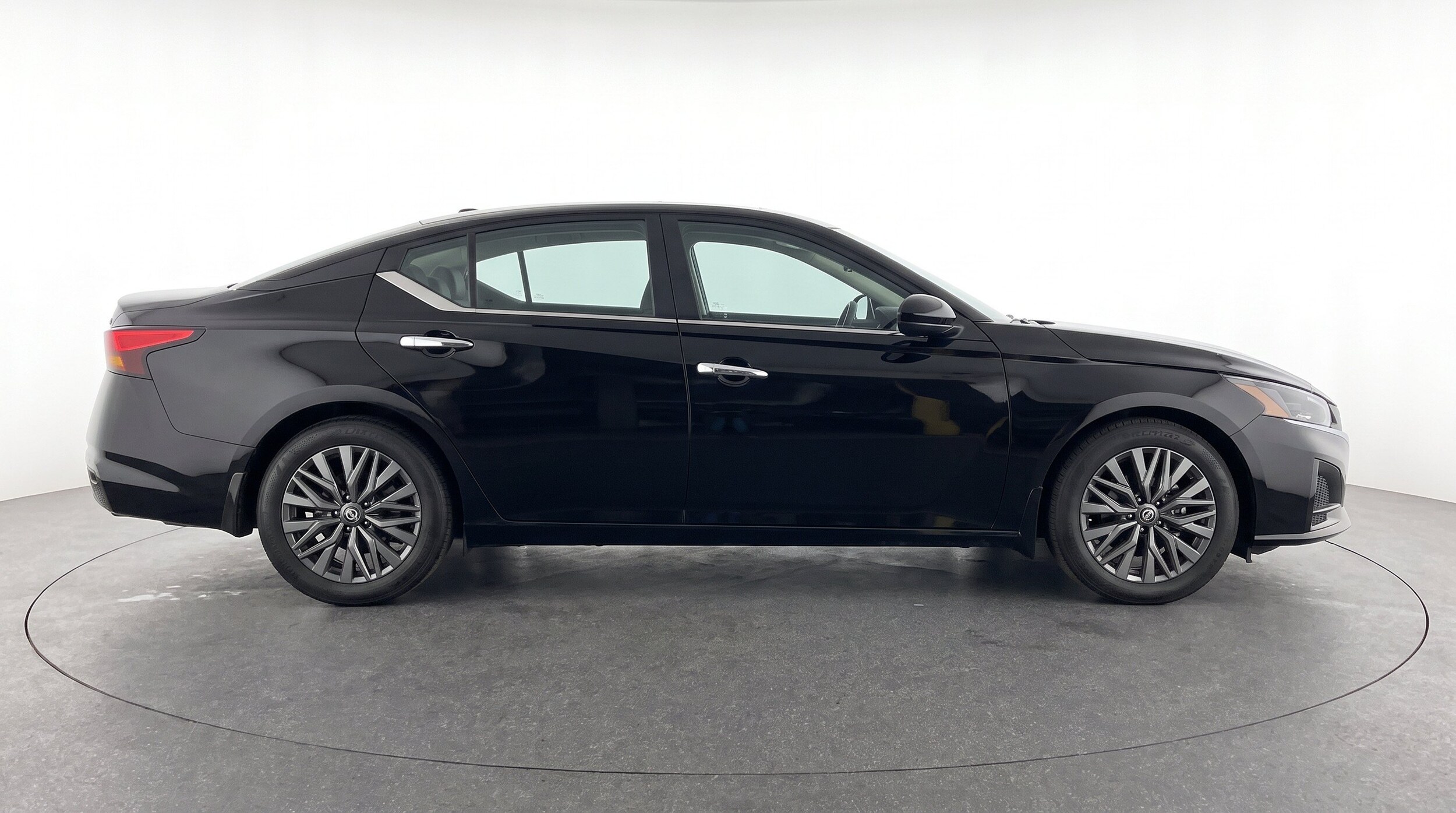 Thumbnail: 2025 Nissan Altima - 11