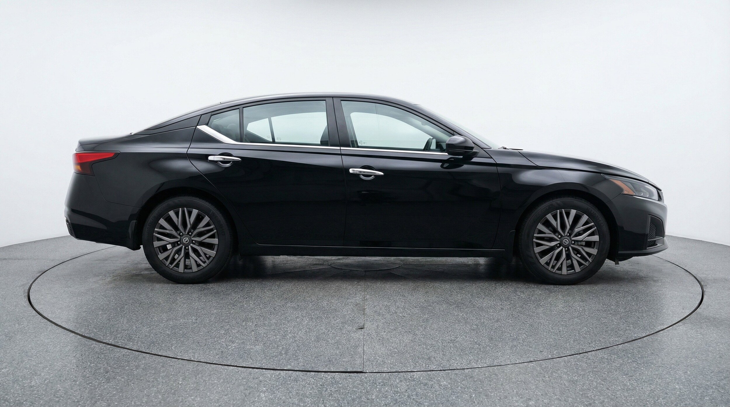 Thumbnail: 2025 Nissan Altima - 11