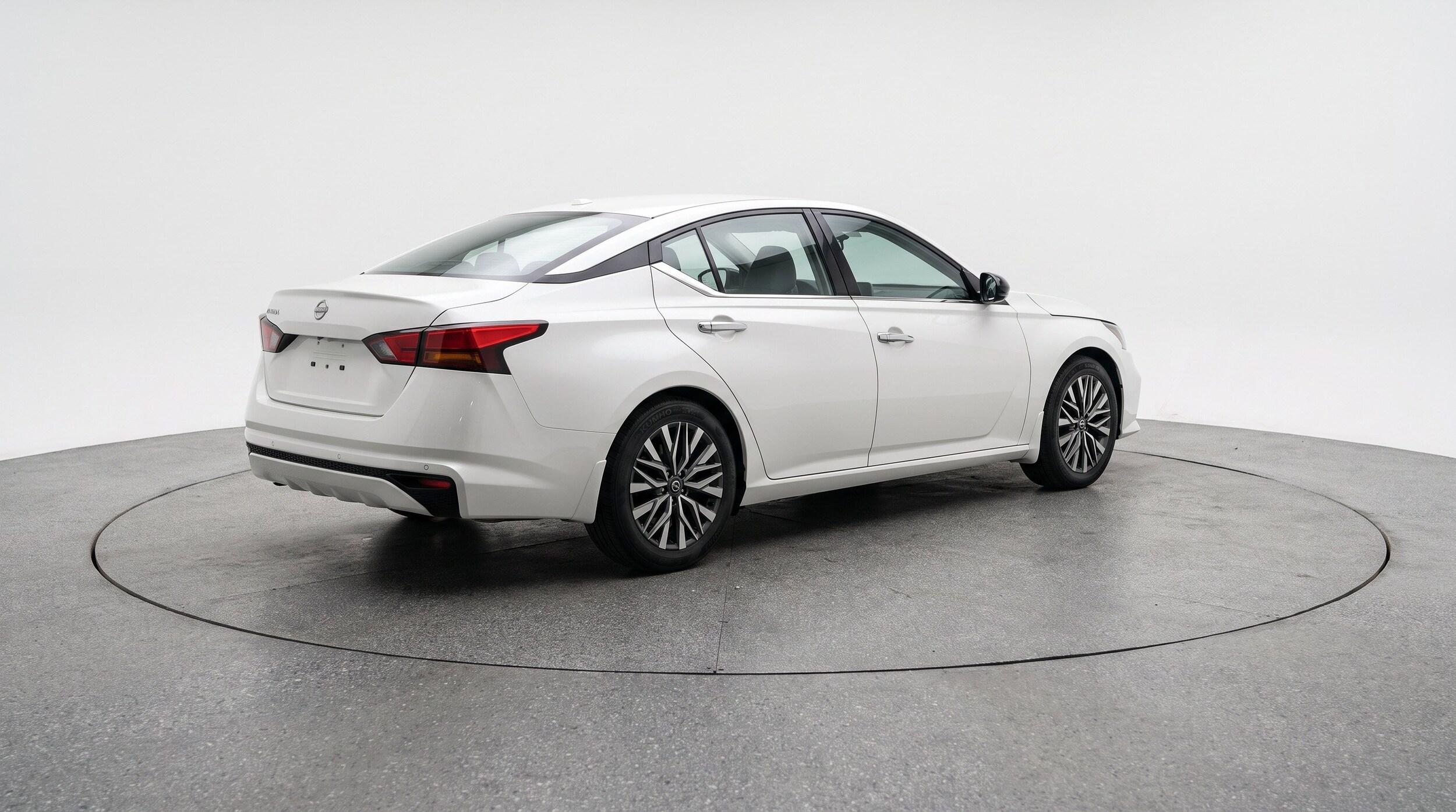Thumbnail: 2025 Nissan Altima - 9