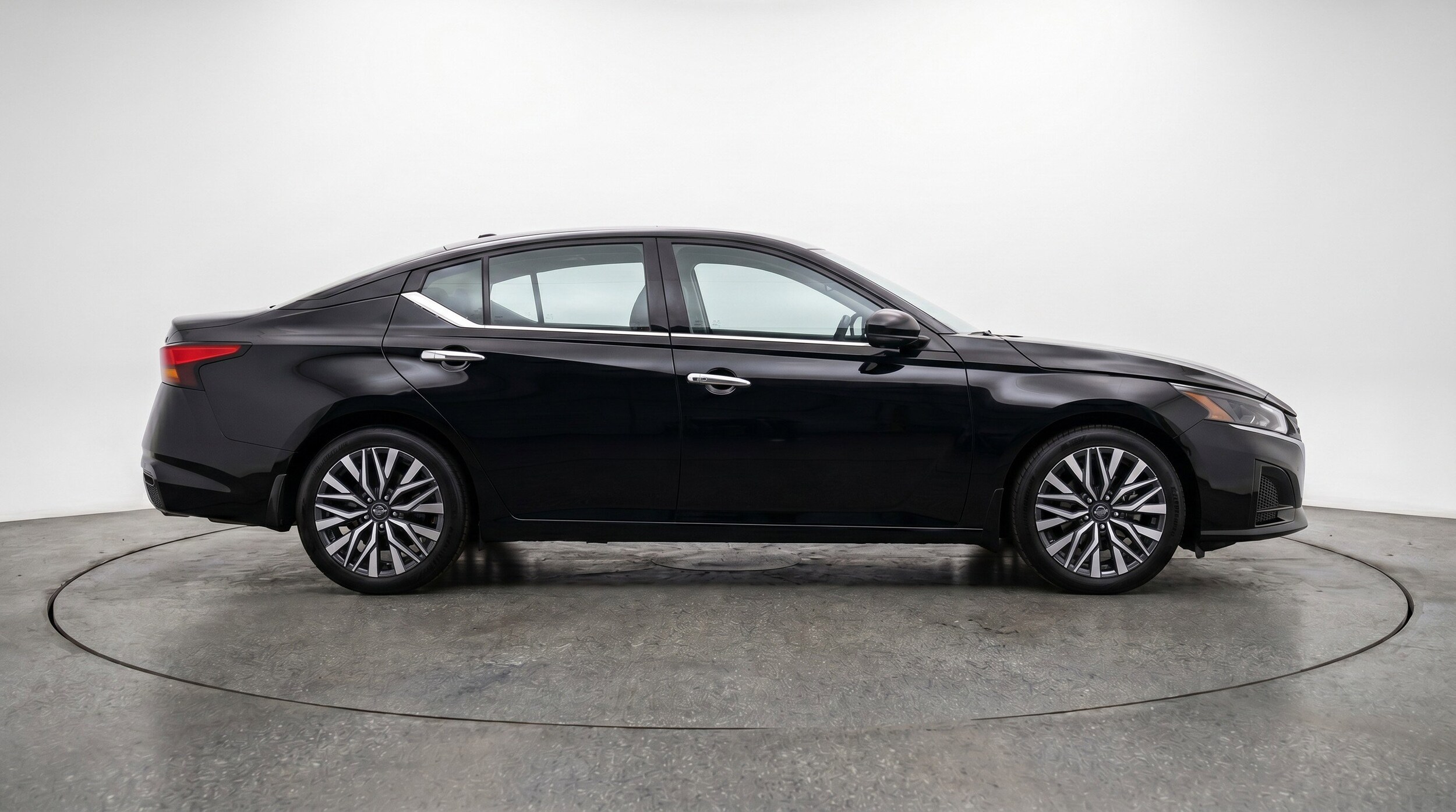 Thumbnail: 2025 Nissan Altima - 11