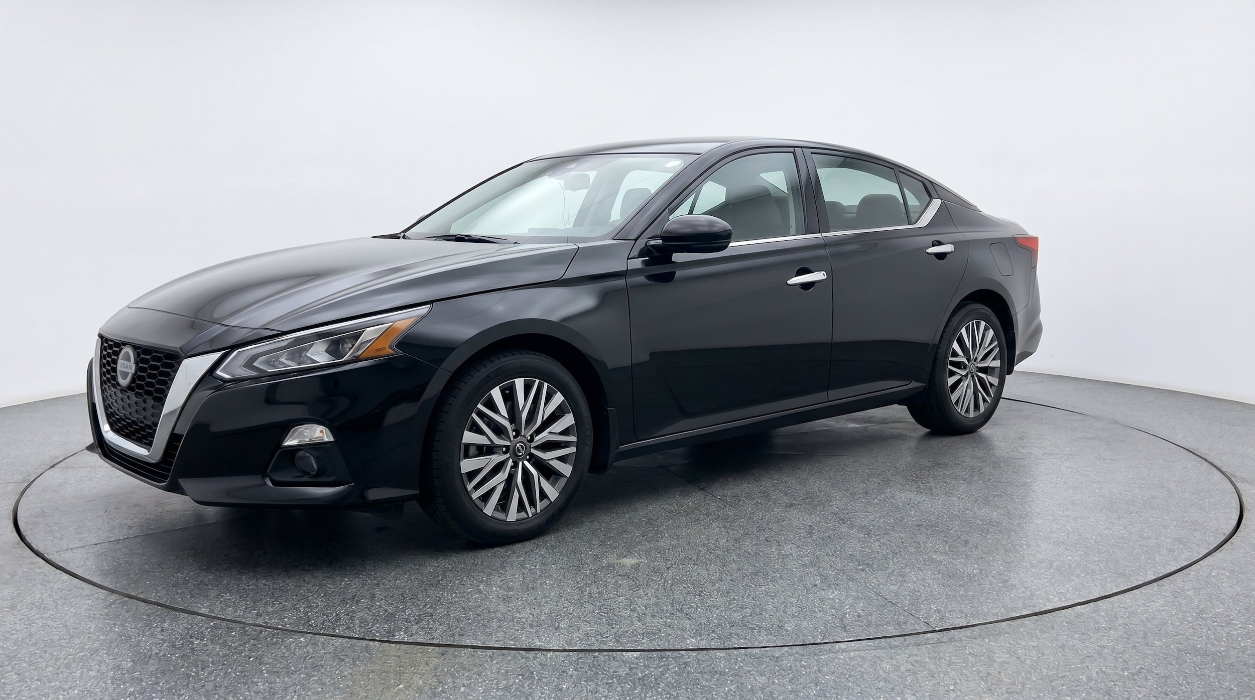 Thumbnail: 2025 Nissan Altima - 3