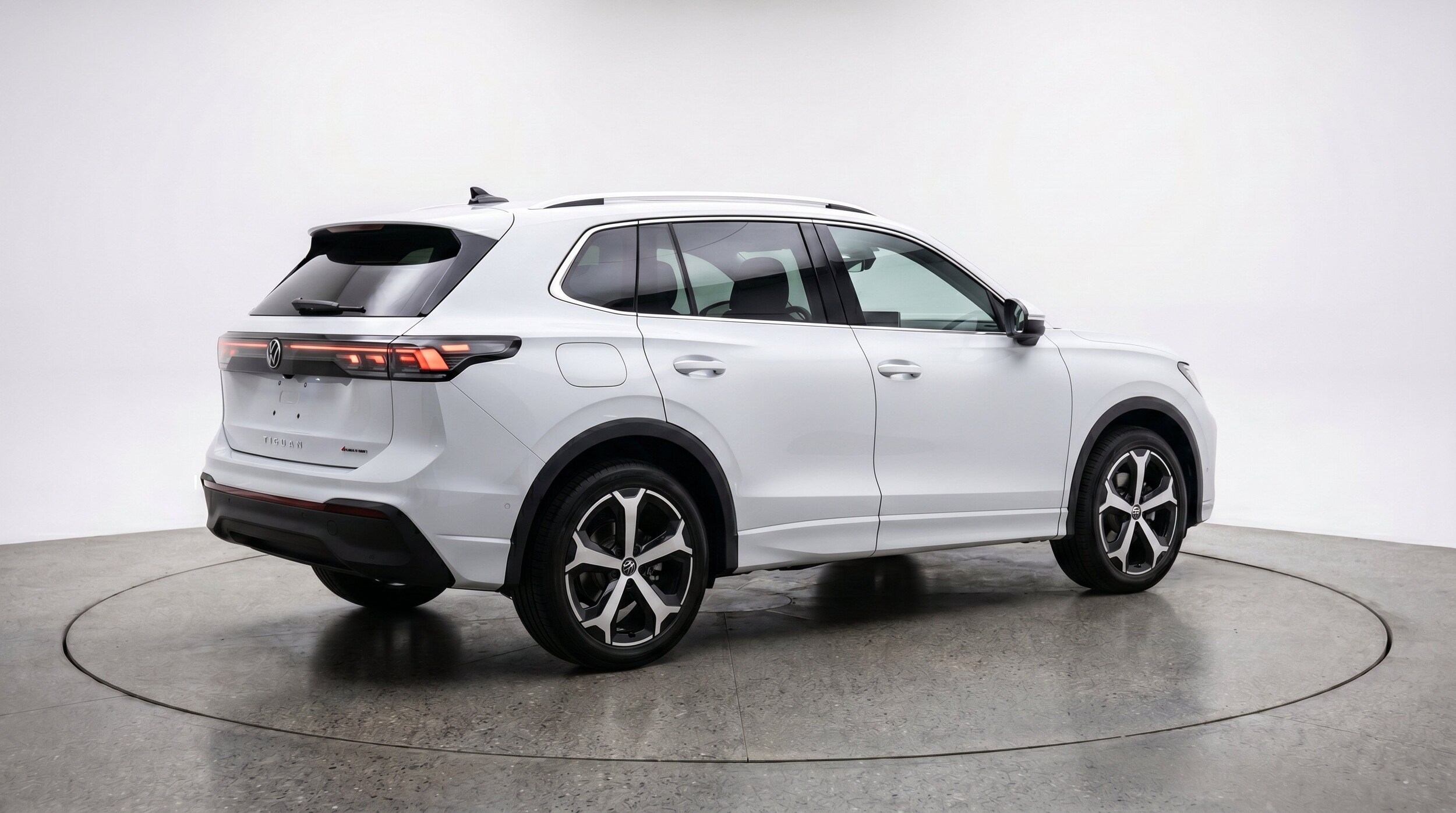 Thumbnail: 2026 Volkswagen Tiguan - 9