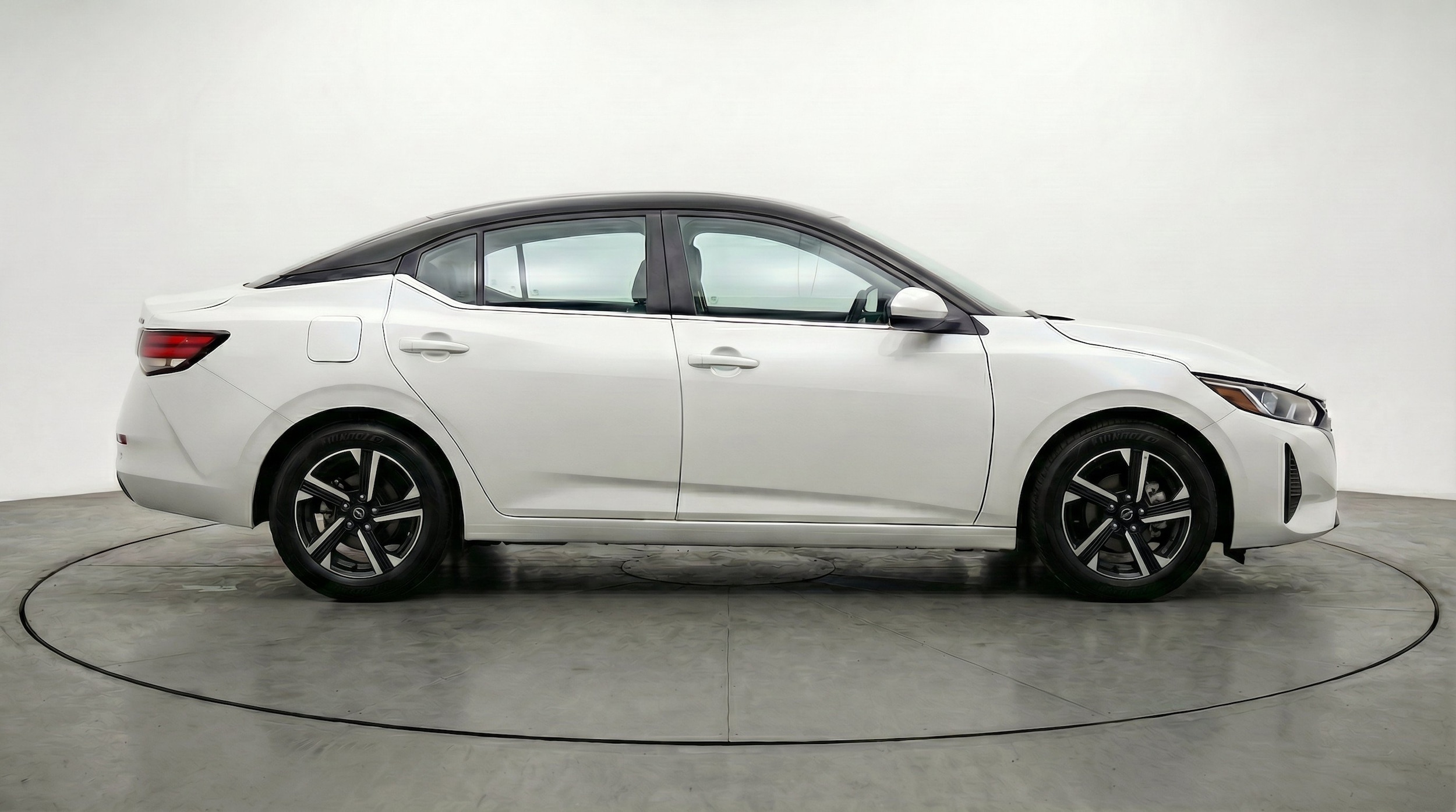 Thumbnail: 2025 Nissan Sentra - 11