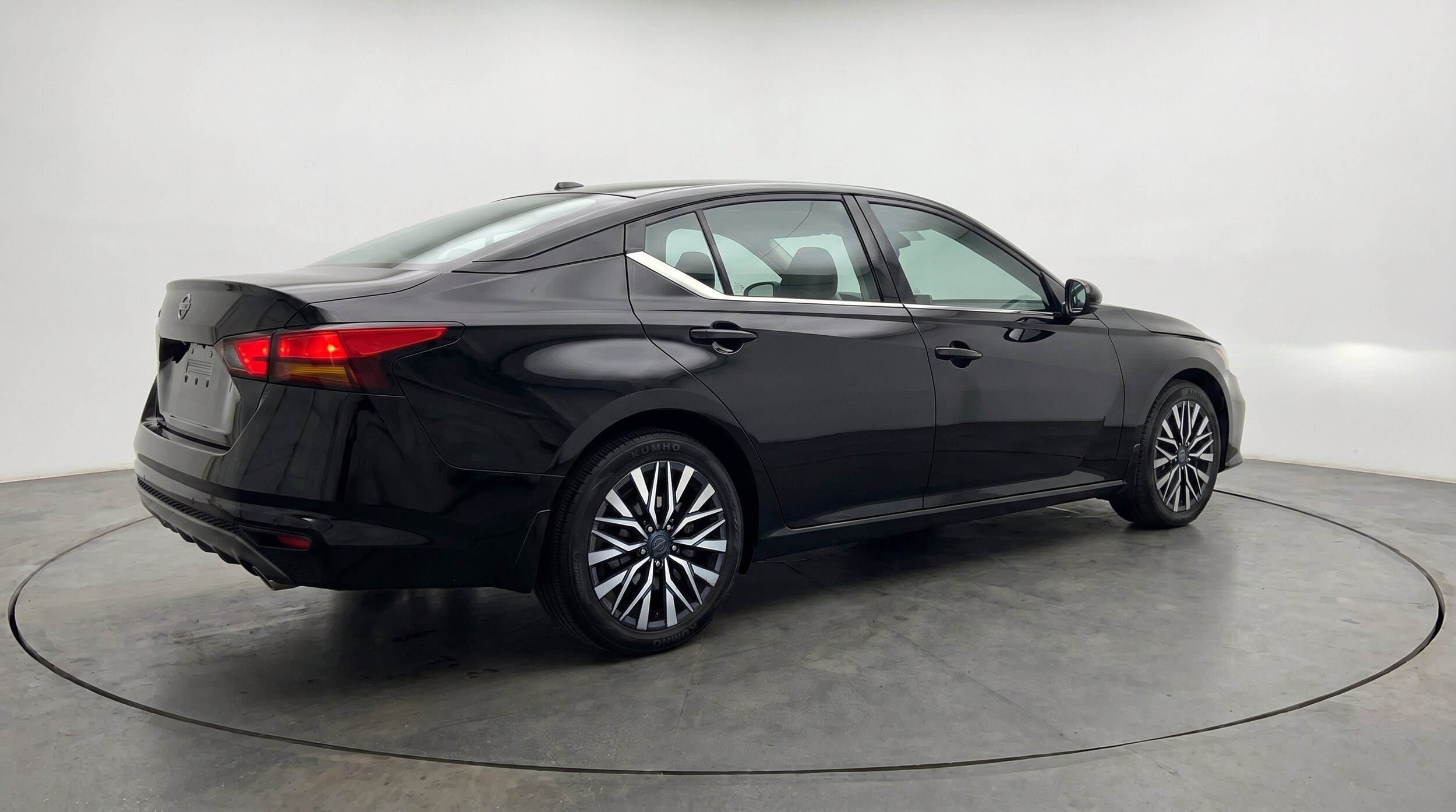 Thumbnail: 2025 Nissan Altima - 9