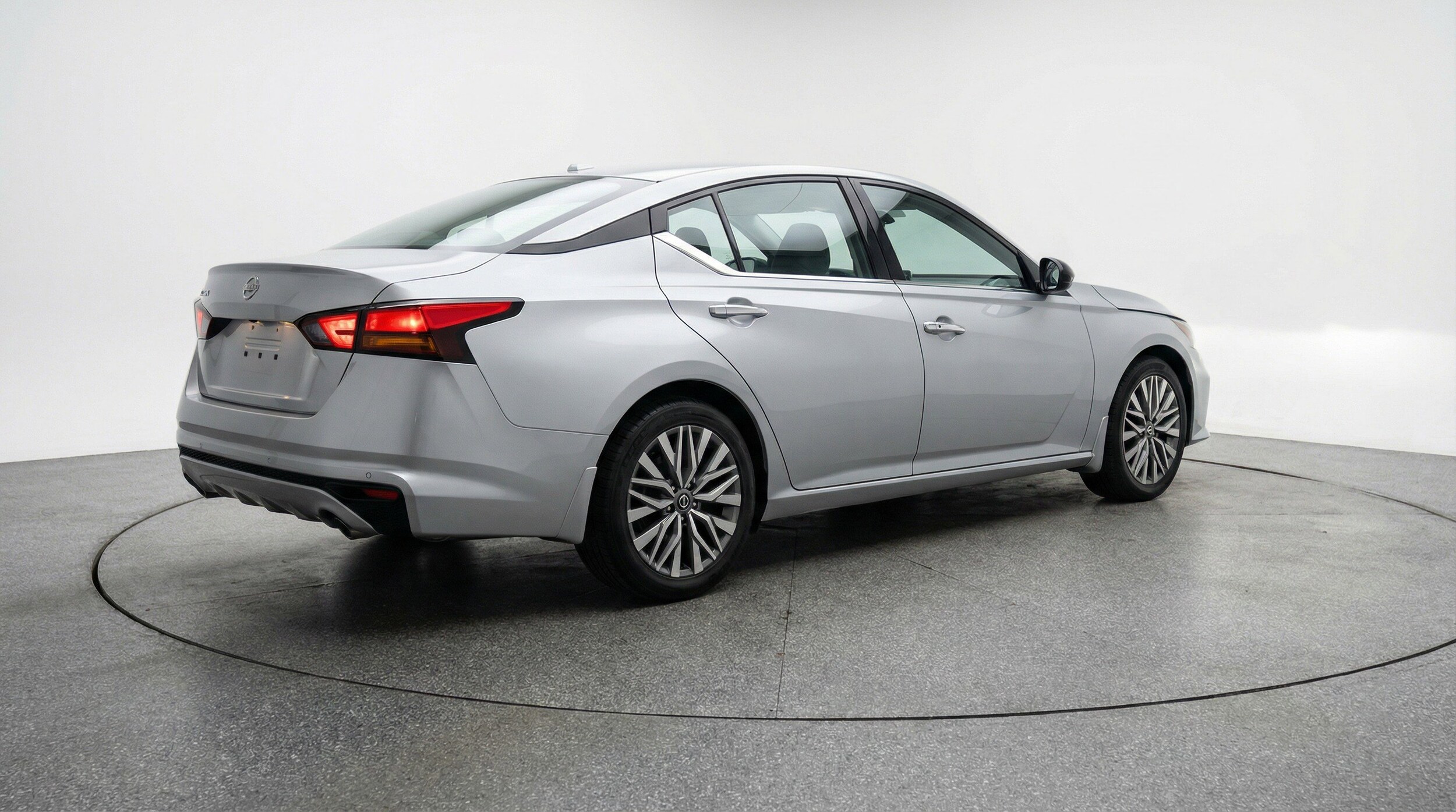 Thumbnail: 2025 Nissan Altima - 9