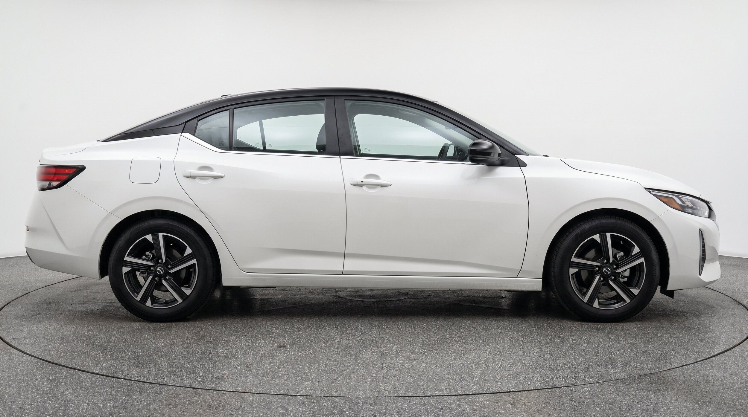 Thumbnail: 2025 Nissan Sentra - 10