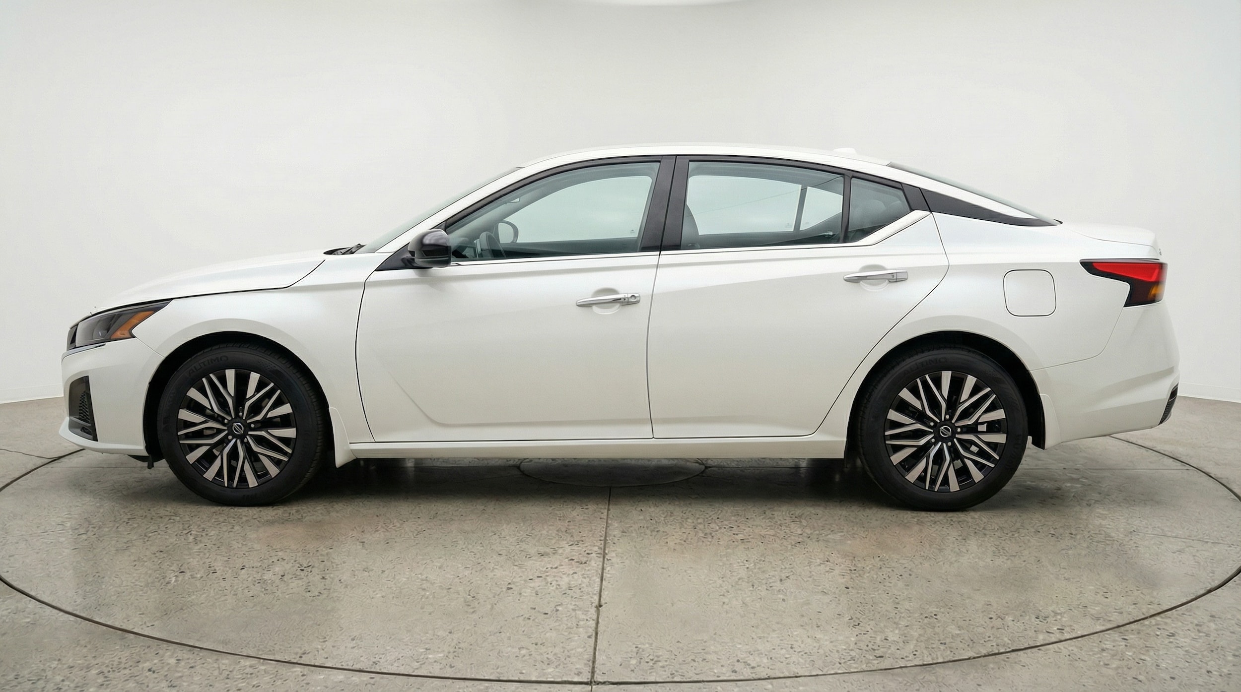 Thumbnail: 2025 Nissan Altima - 4