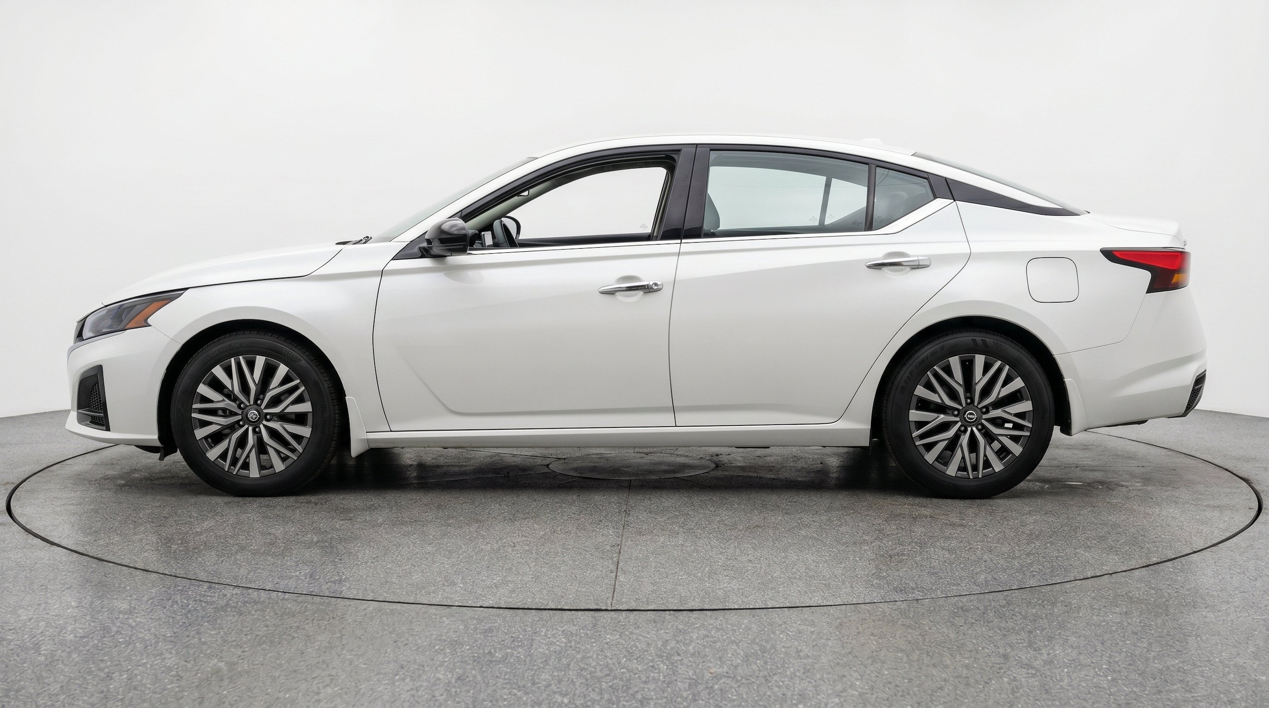 Thumbnail: 2025 Nissan Altima - 5