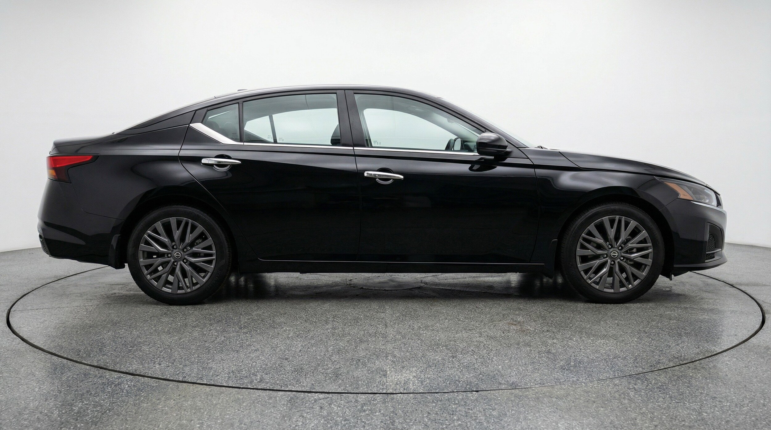 Thumbnail: 2025 Nissan Altima - 11