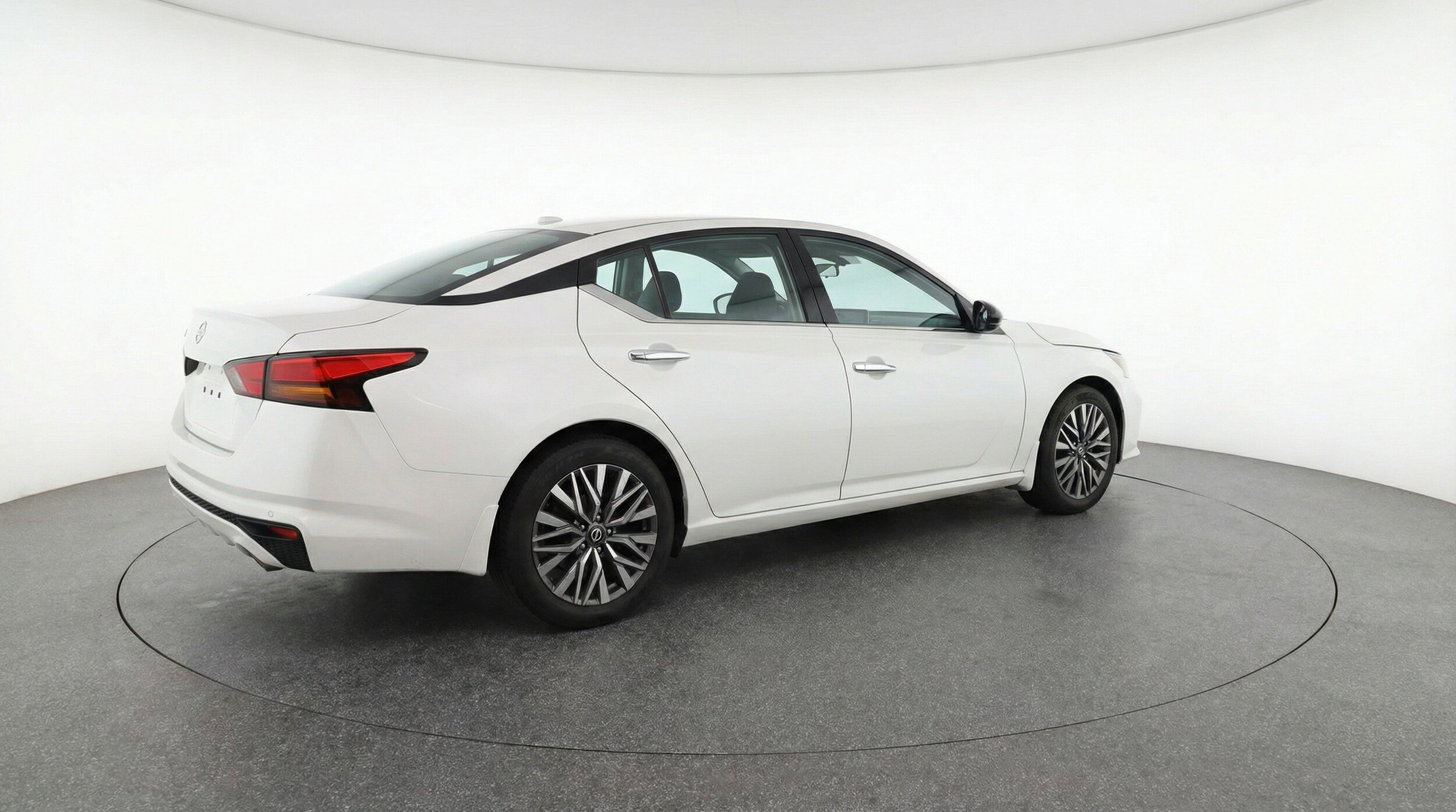 Thumbnail: 2025 Nissan Altima - 9