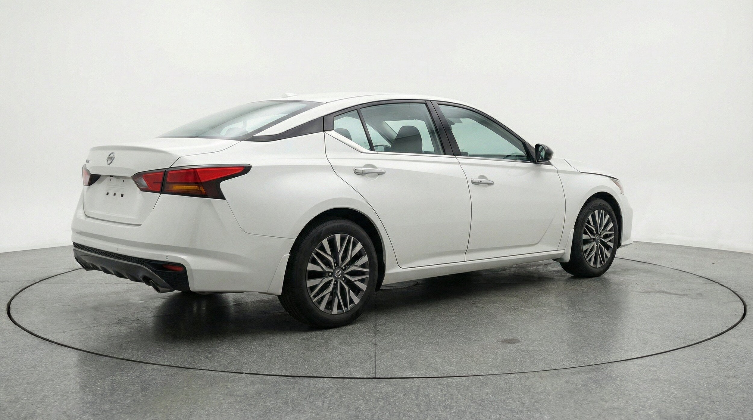 Thumbnail: 2025 Nissan Altima - 9