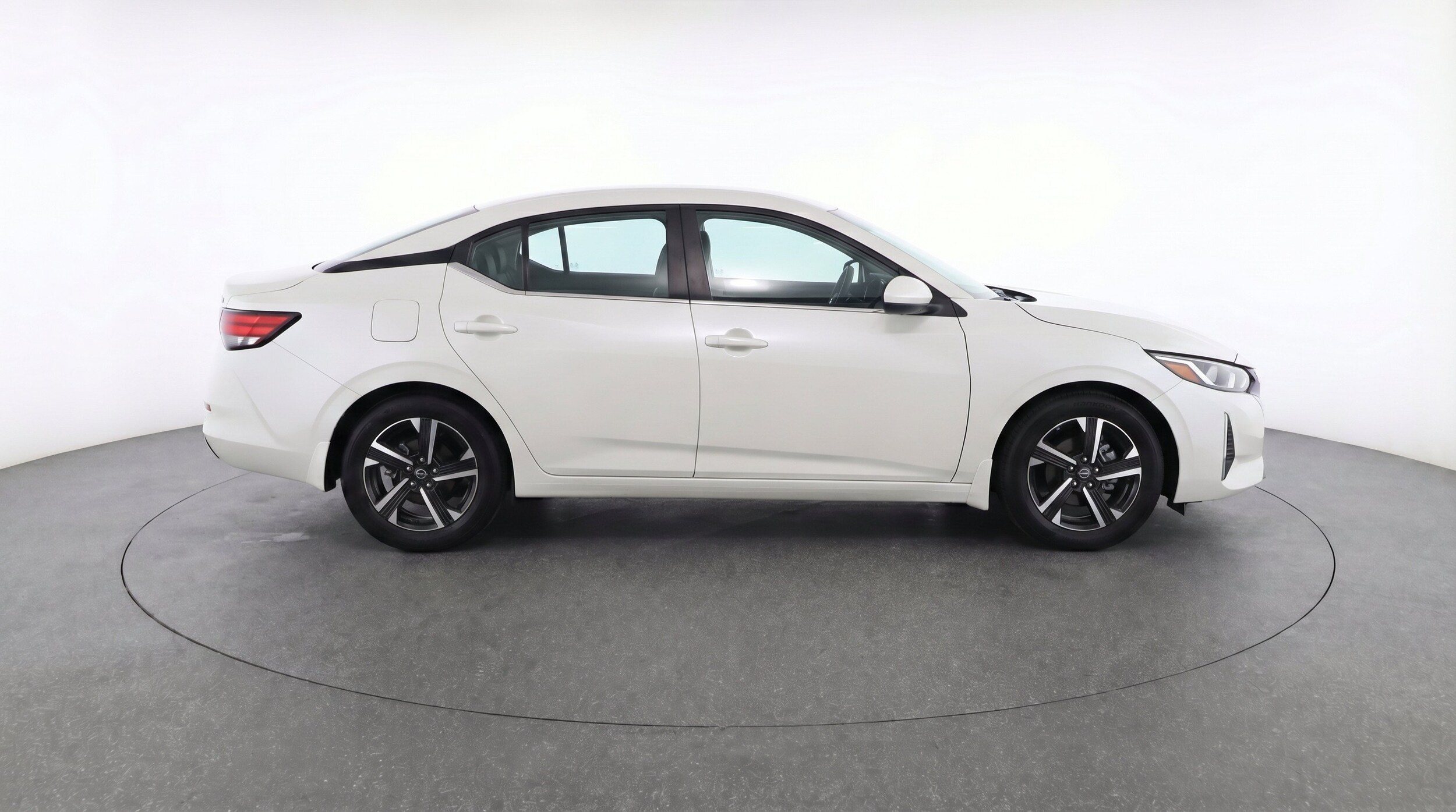 Thumbnail: 2025 Nissan Sentra - 10