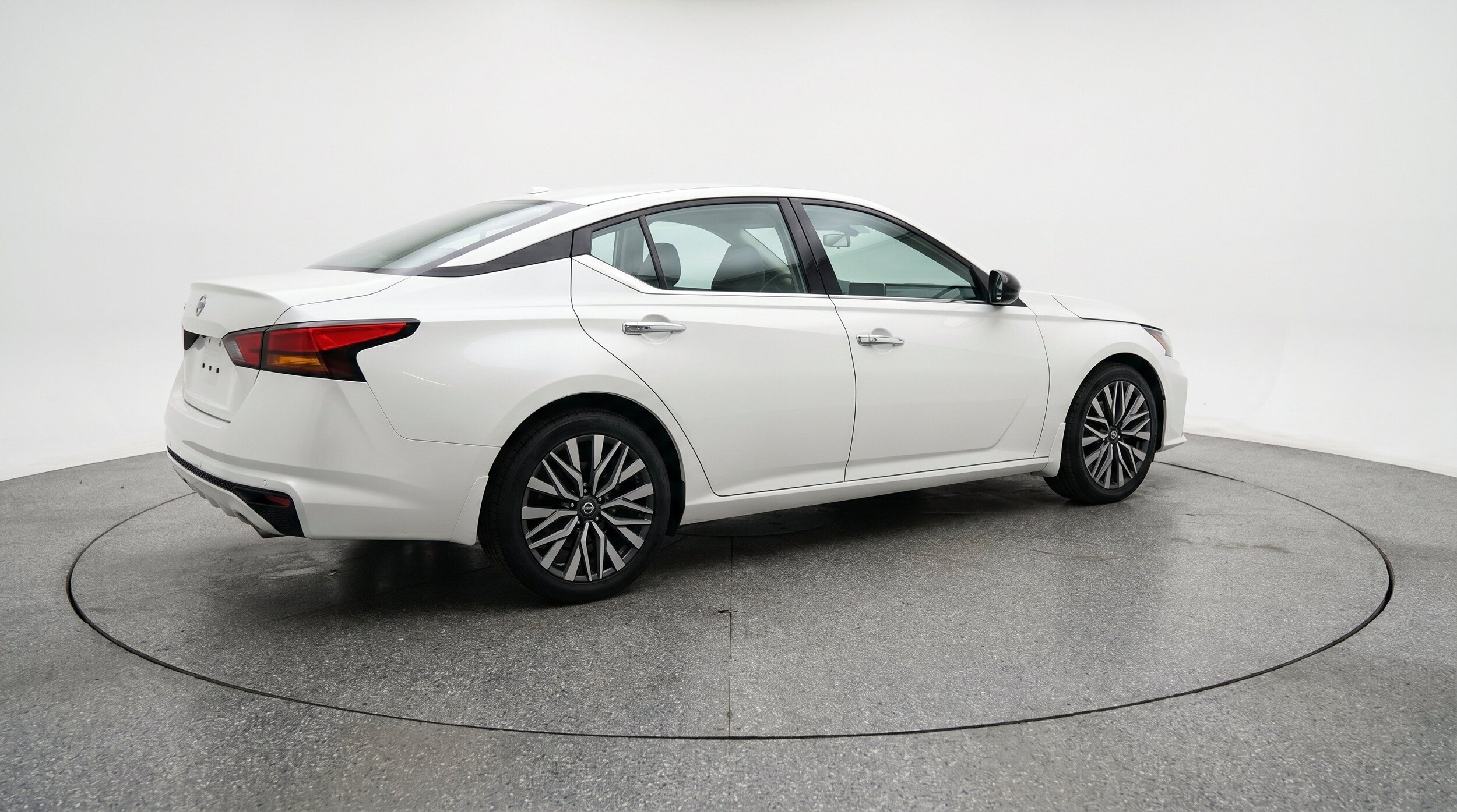 Thumbnail: 2025 Nissan Altima - 9