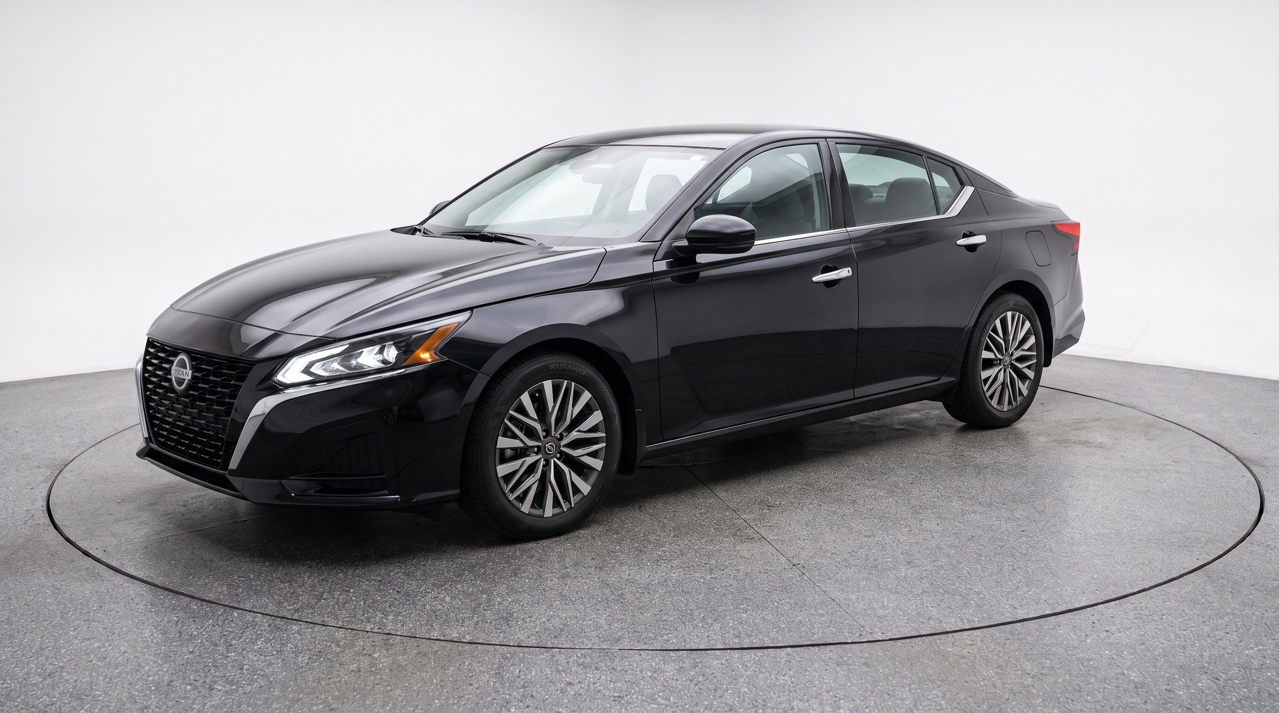 Thumbnail: 2025 Nissan Altima - 3