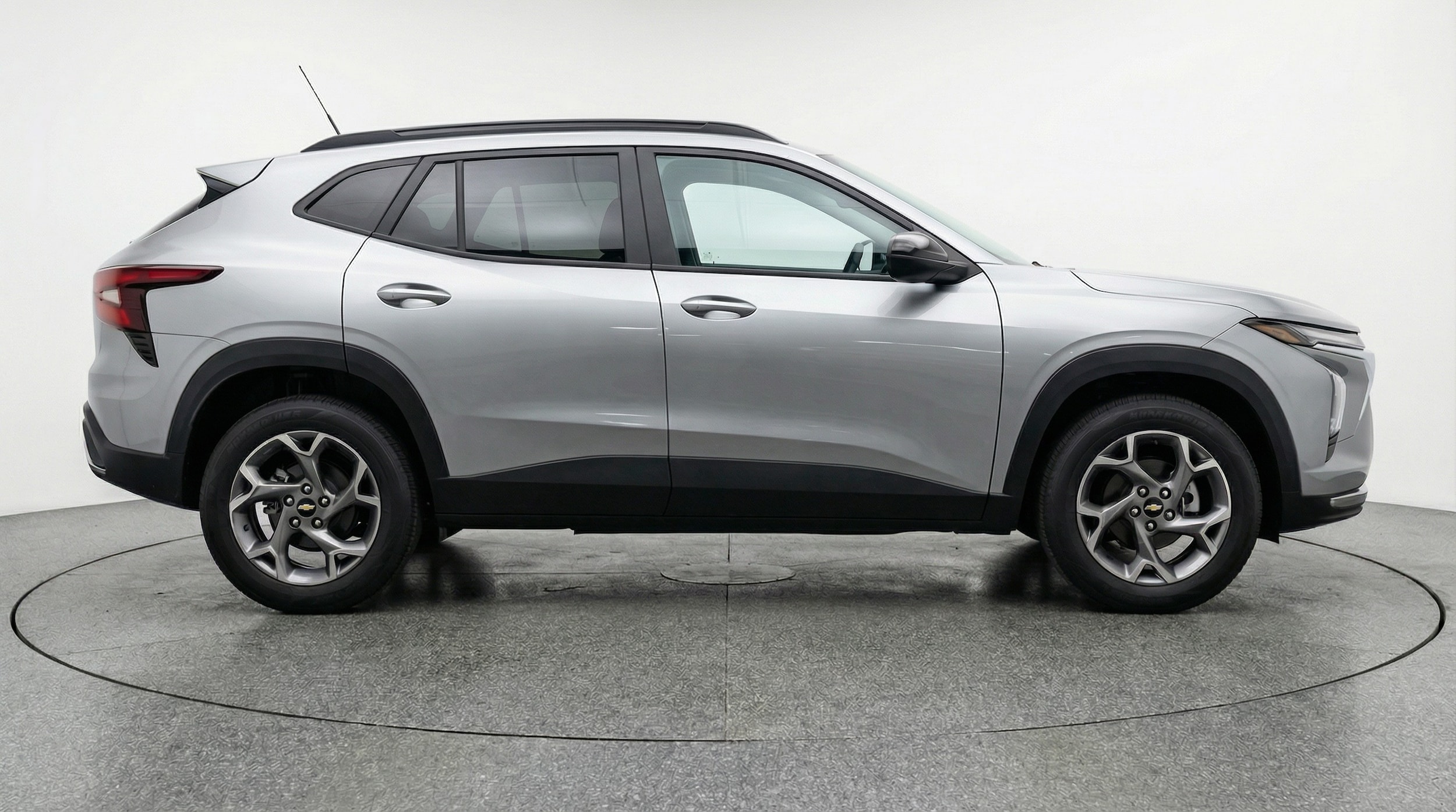 Thumbnail: 2025 Chevrolet Trax - 8