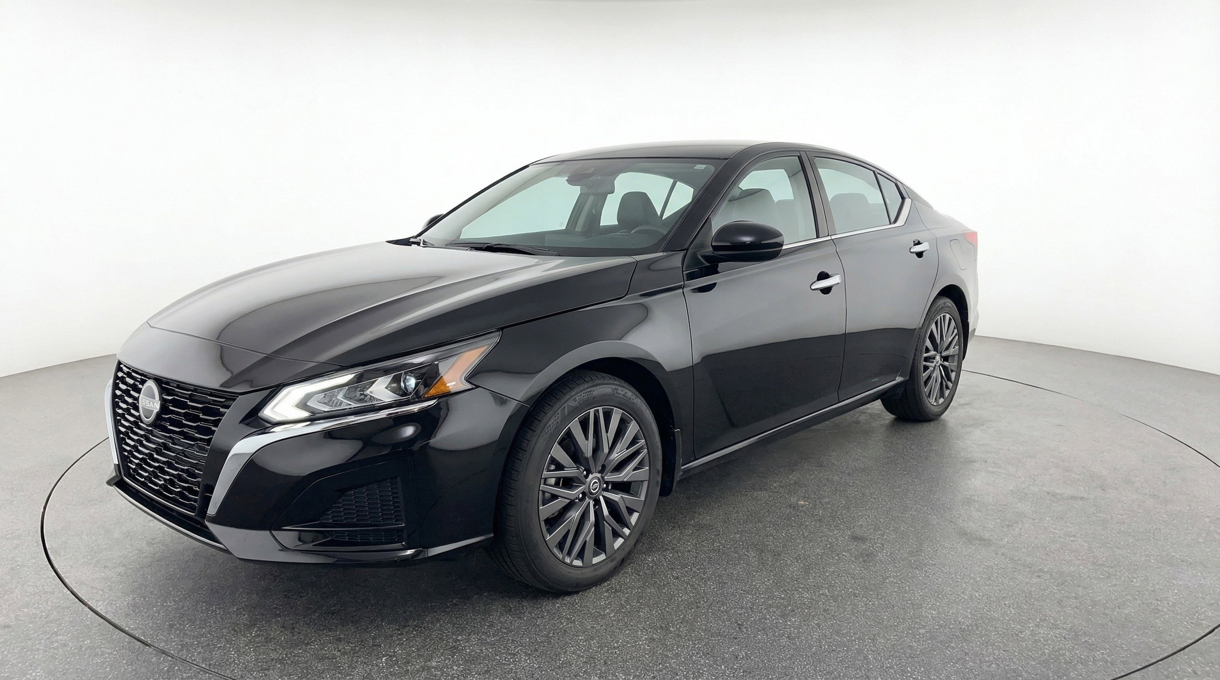 Thumbnail: 2025 Nissan Altima - 3