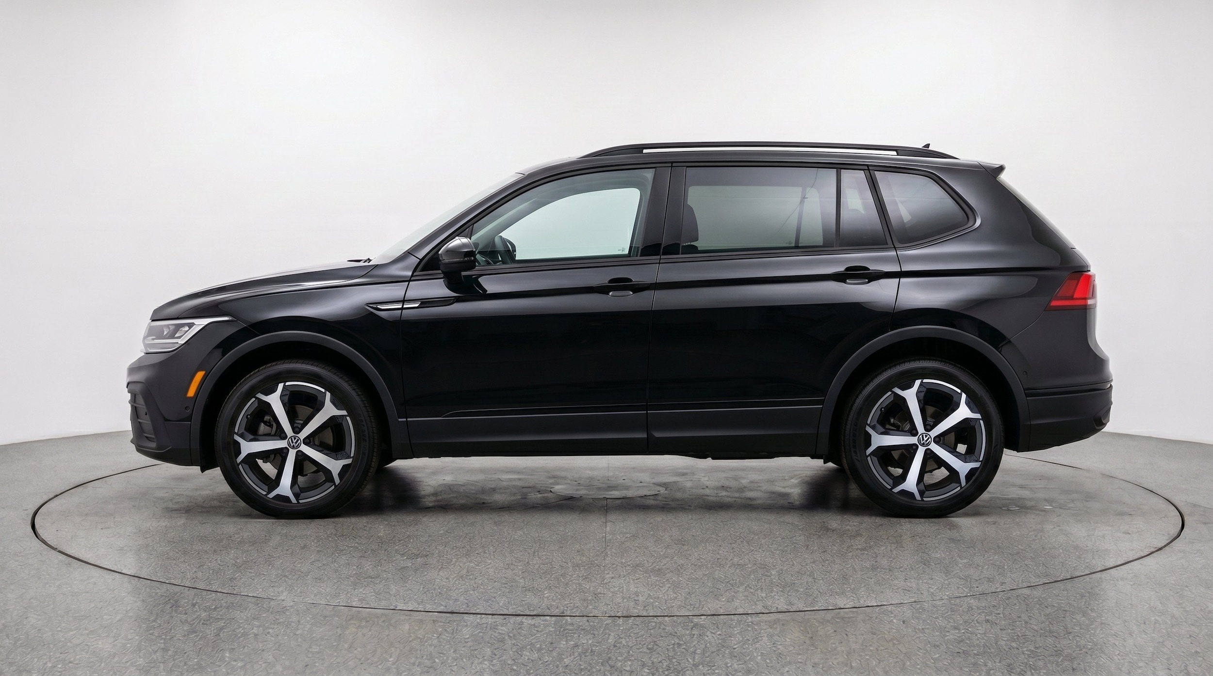 Thumbnail: 2026 Volkswagen Tiguan - 5