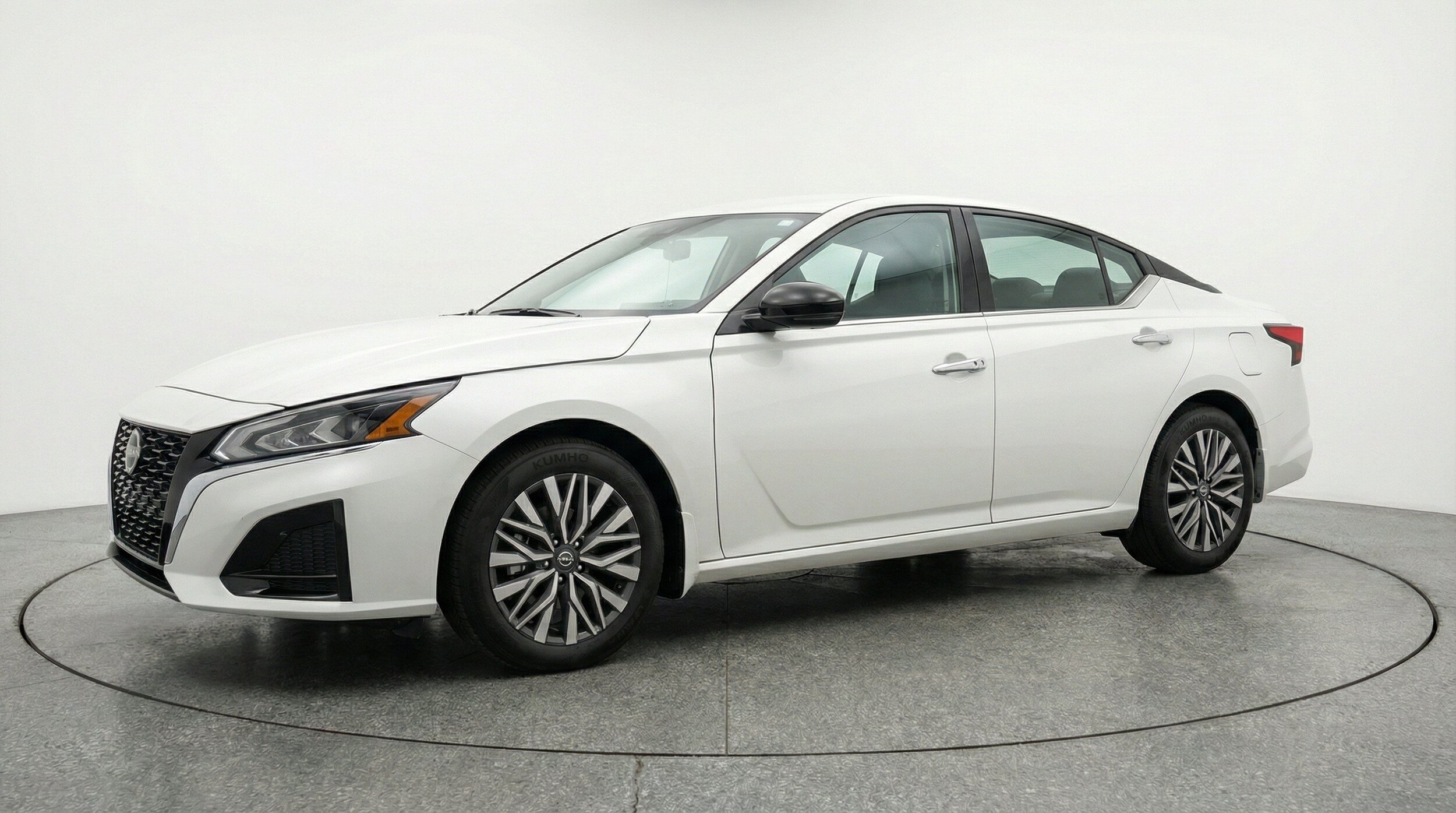 Thumbnail: 2025 Nissan Altima - 3