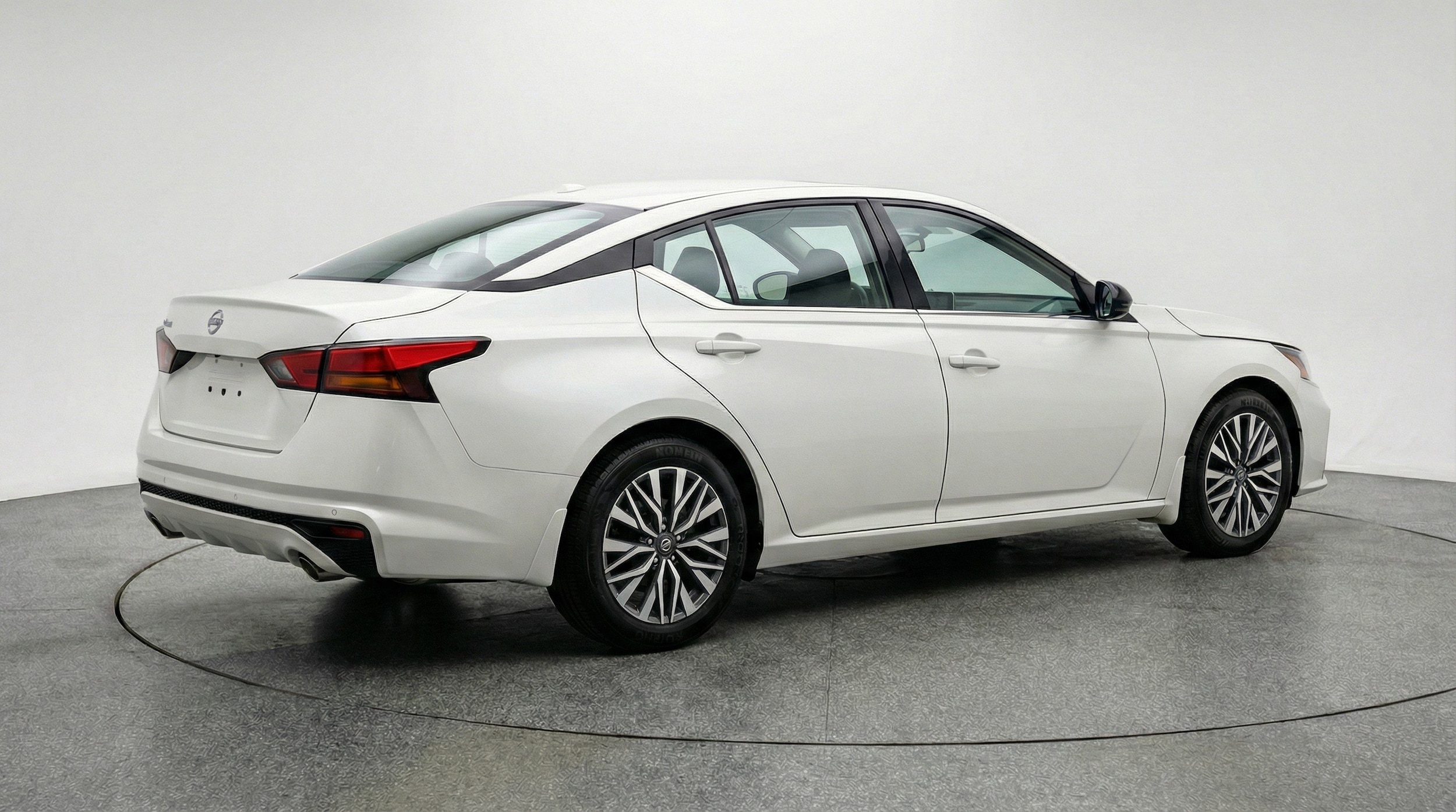 Thumbnail: 2025 Nissan Altima - 9