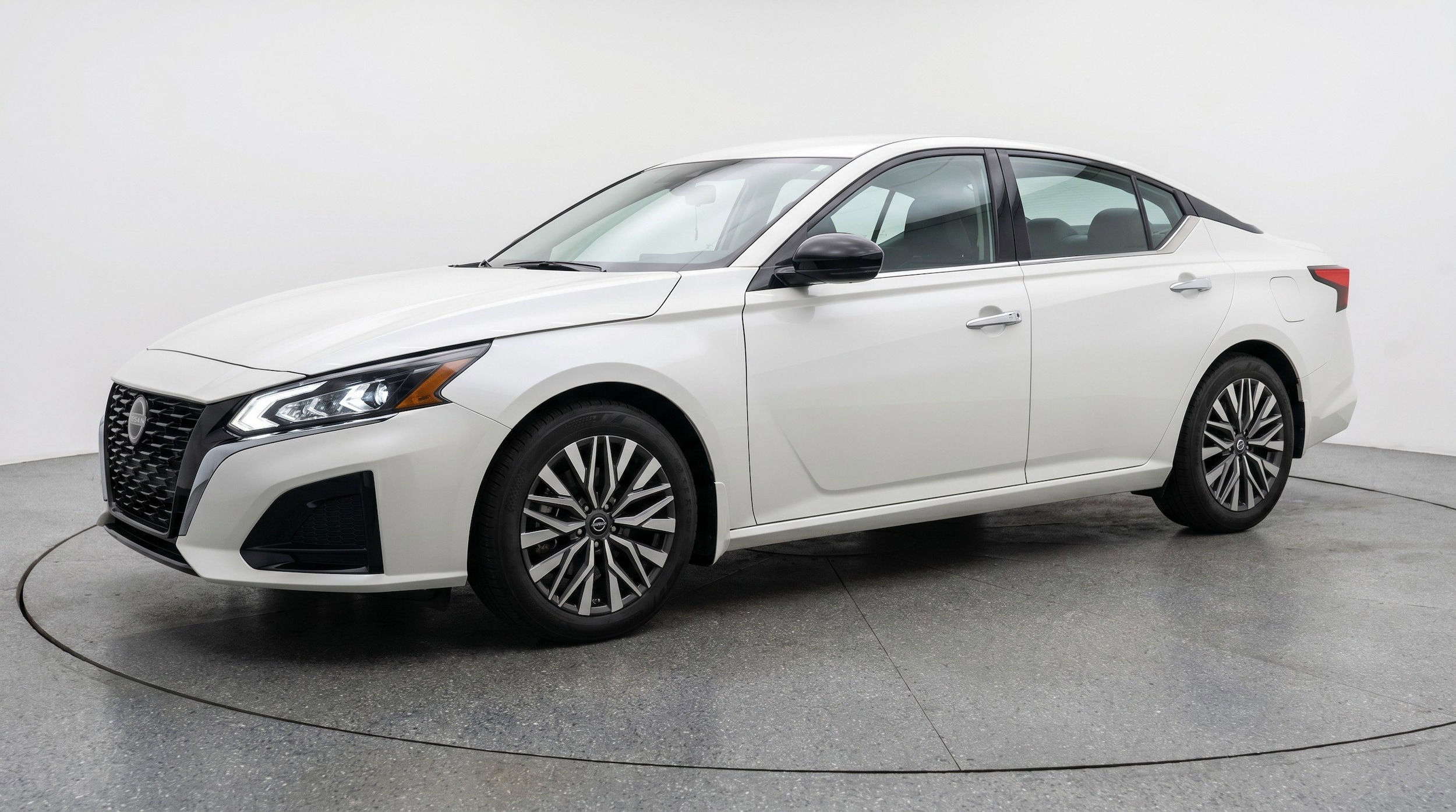 Thumbnail: 2025 Nissan Altima - 3