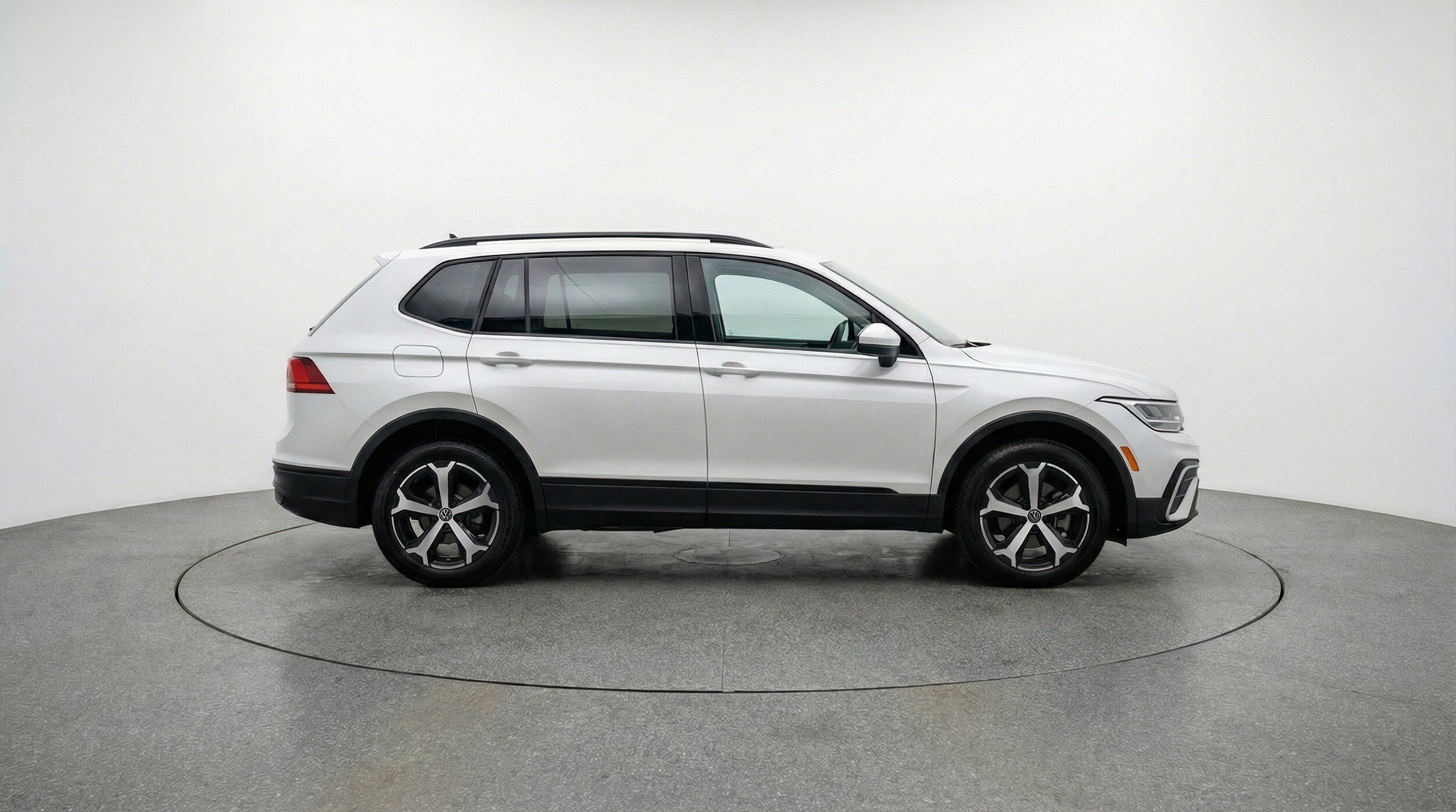 Thumbnail: 2026 Volkswagen Tiguan - 11
