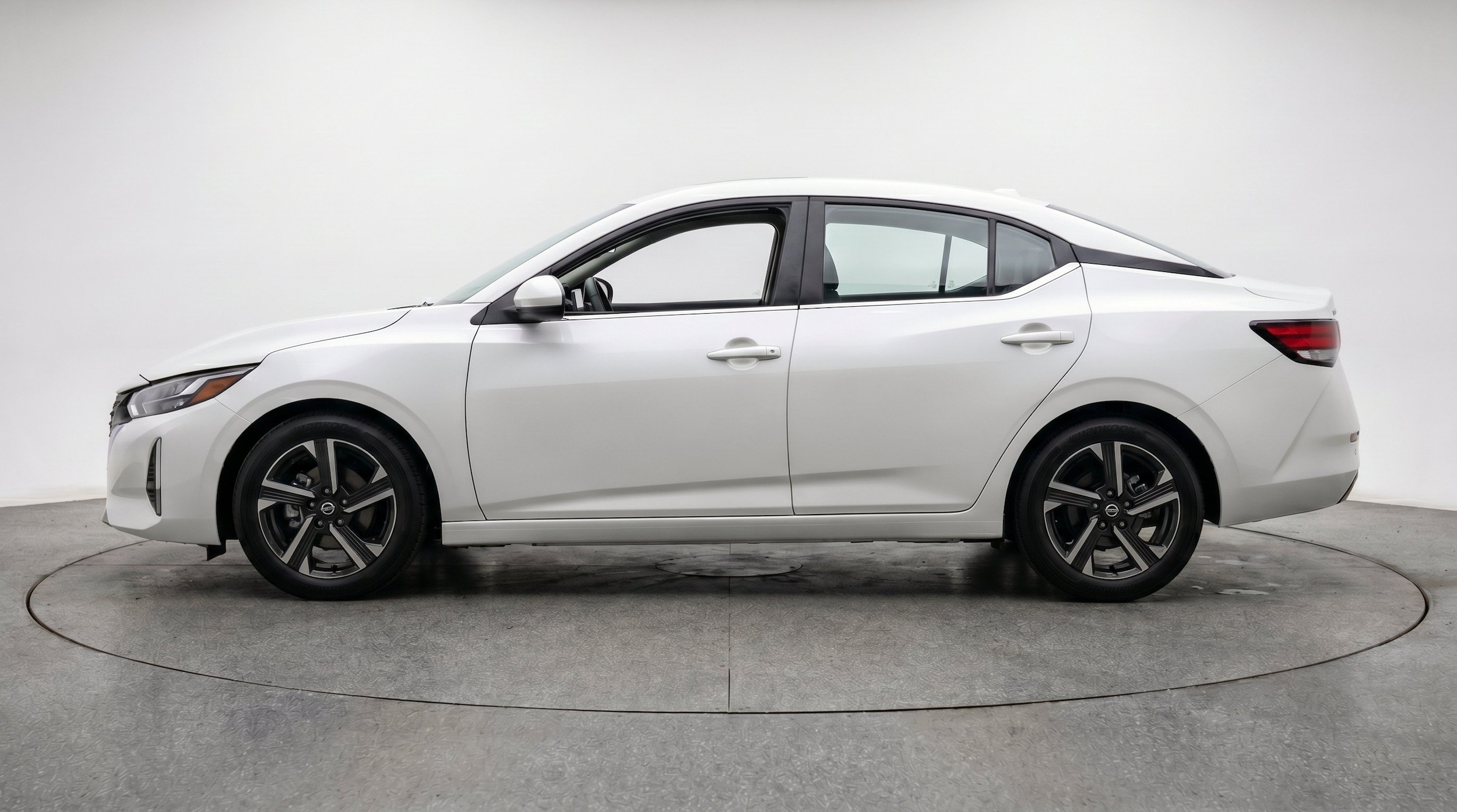 Thumbnail: 2025 Nissan Sentra - 5