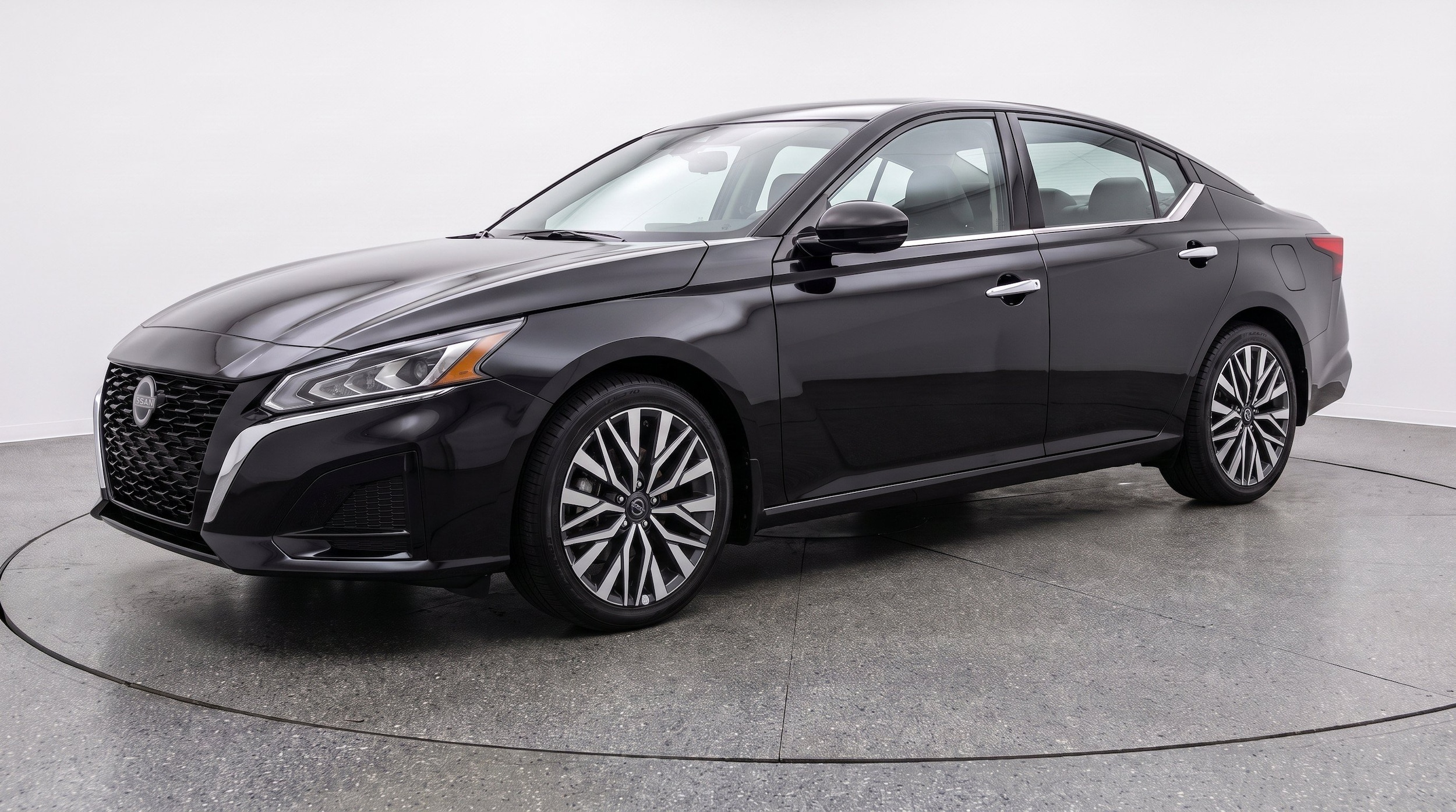 Thumbnail: 2025 Nissan Altima - 3