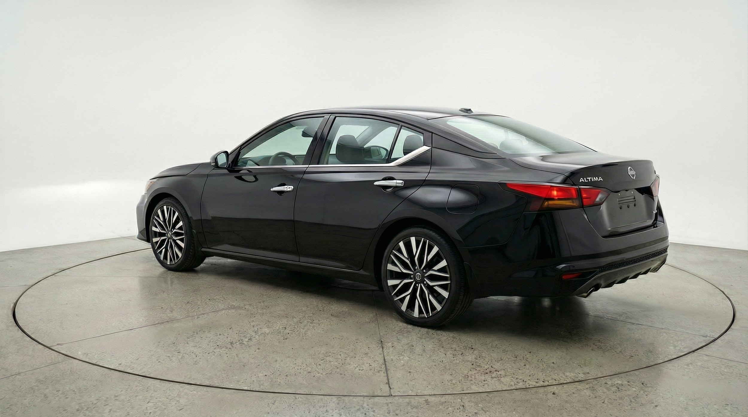 Thumbnail: 2025 Nissan Altima - 5