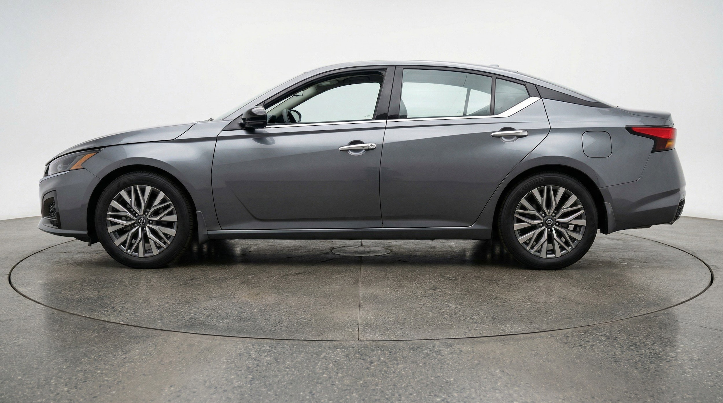 Thumbnail: 2025 Nissan Altima - 5