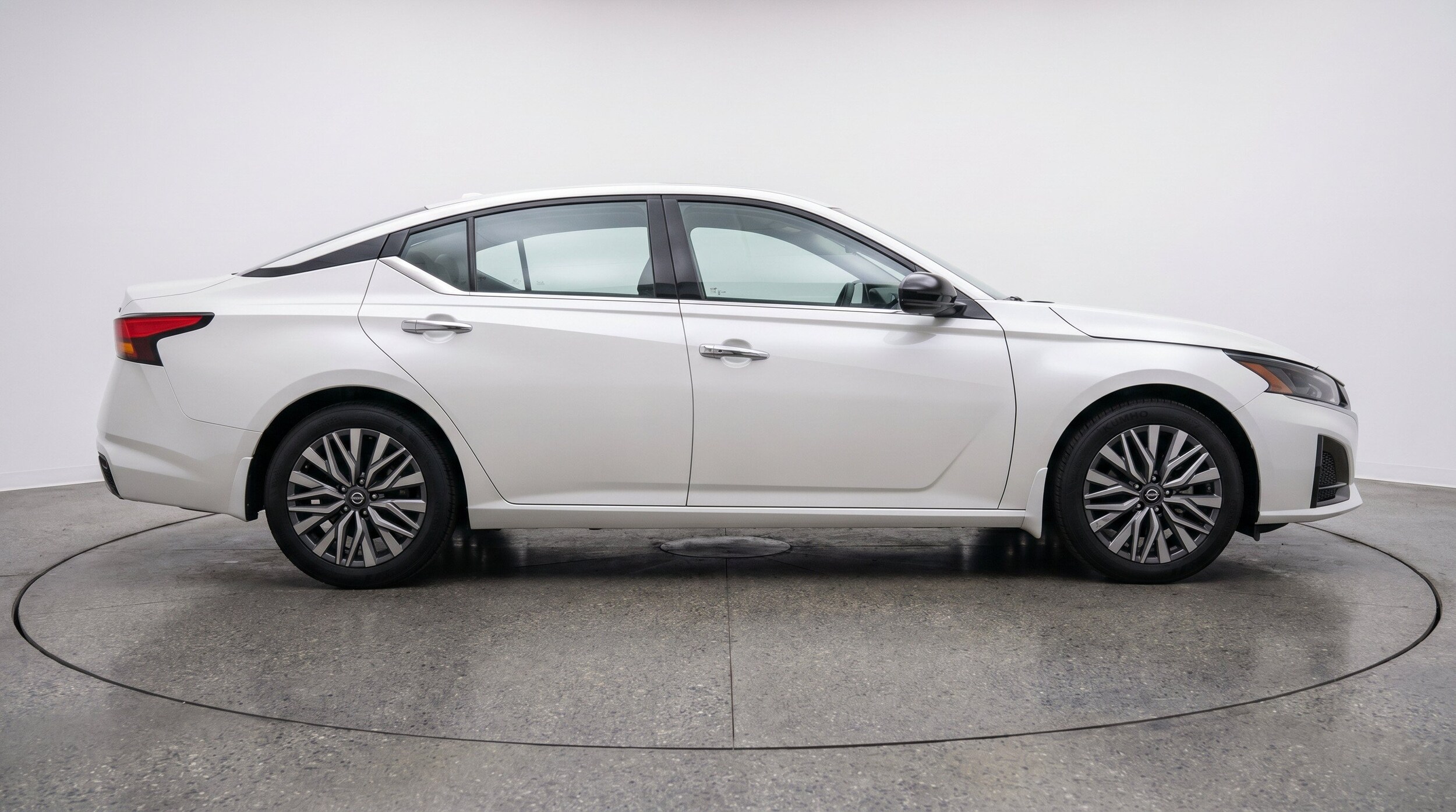 Thumbnail: 2025 Nissan Altima - 10