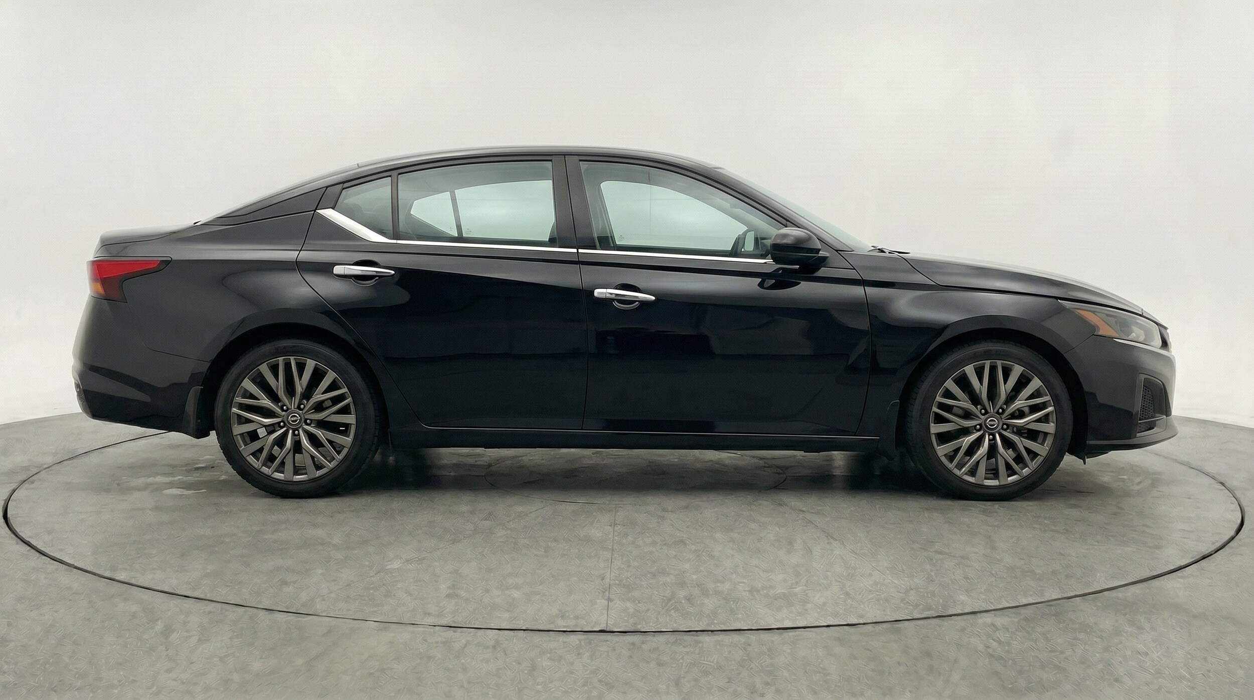 Thumbnail: 2025 Nissan Altima - 11