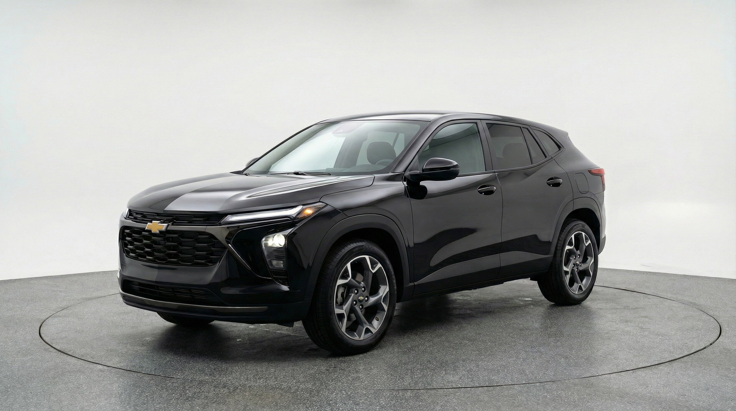 Thumbnail: 2025 Chevrolet Trax - 3