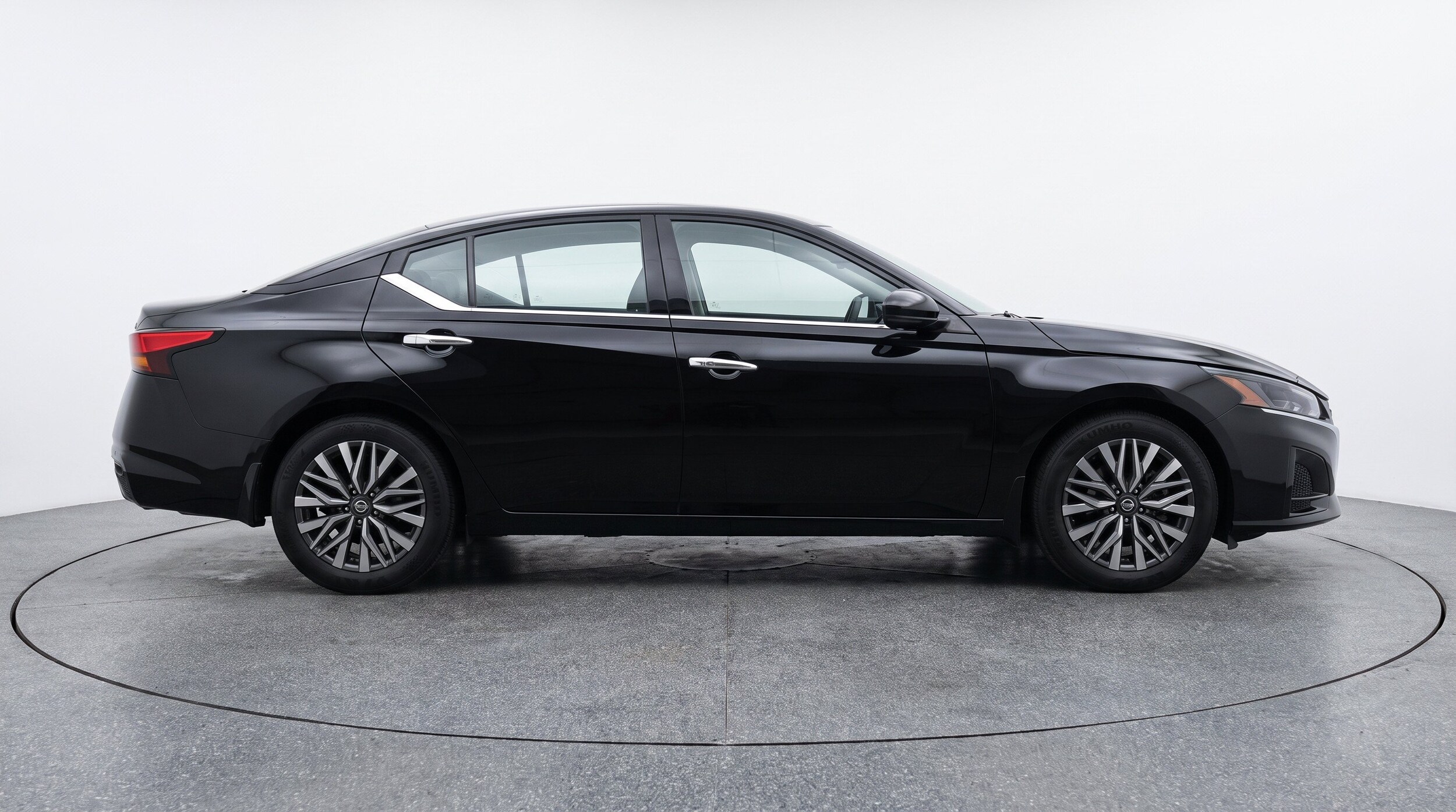 Thumbnail: 2025 Nissan Altima - 10