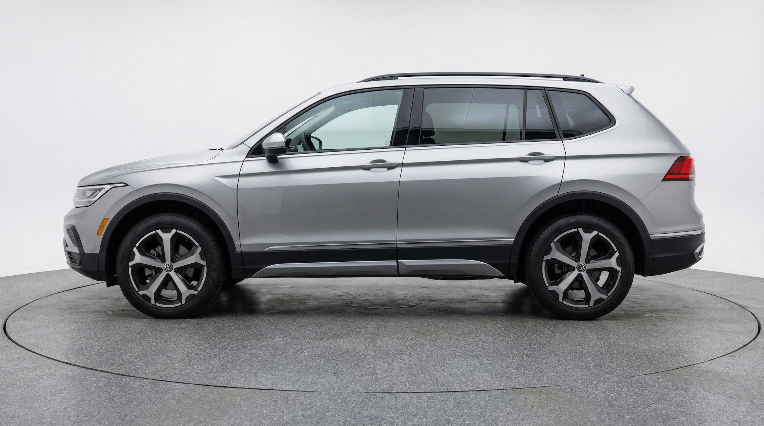 Thumbnail: 2026 Volkswagen Tiguan - 5