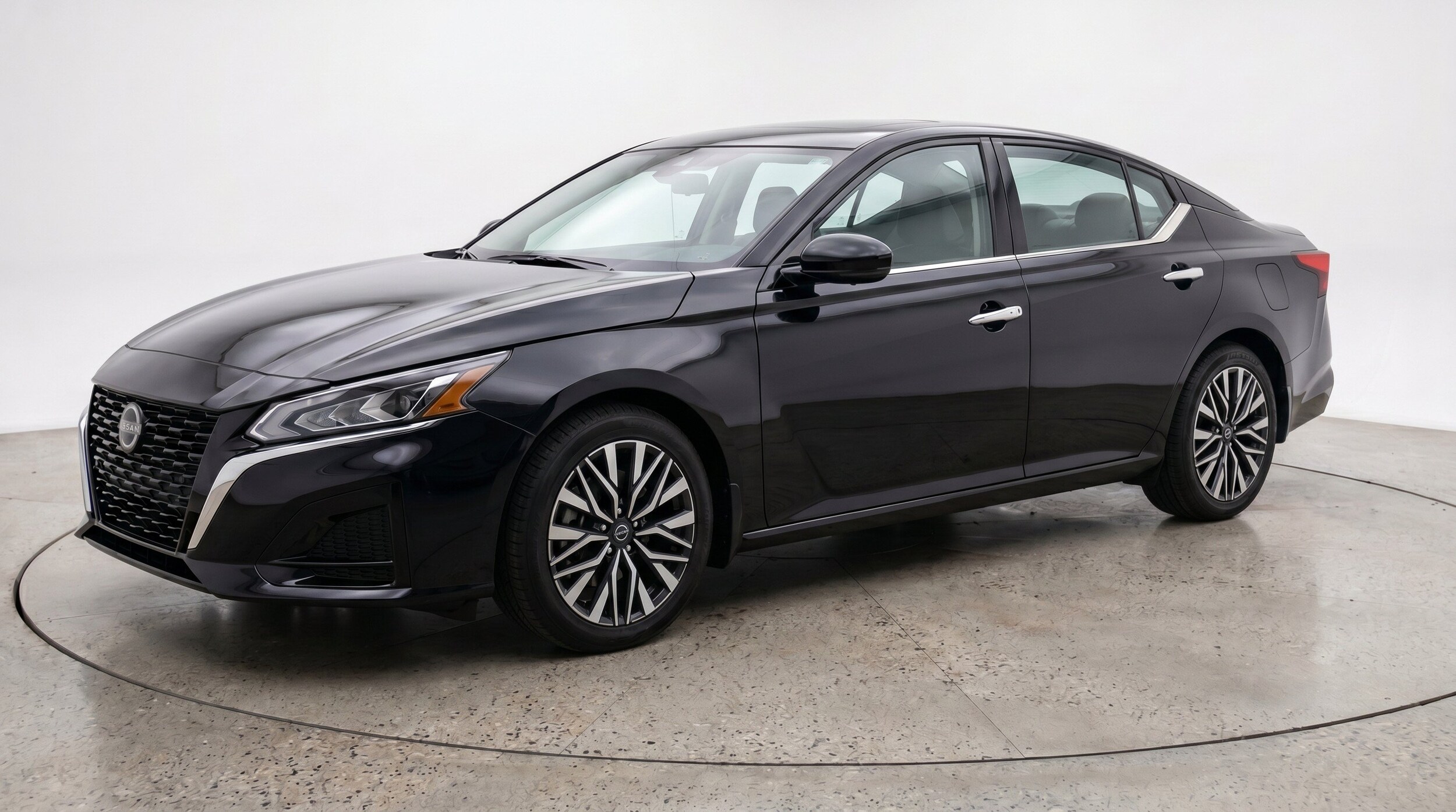 Thumbnail: 2025 Nissan Altima - 3