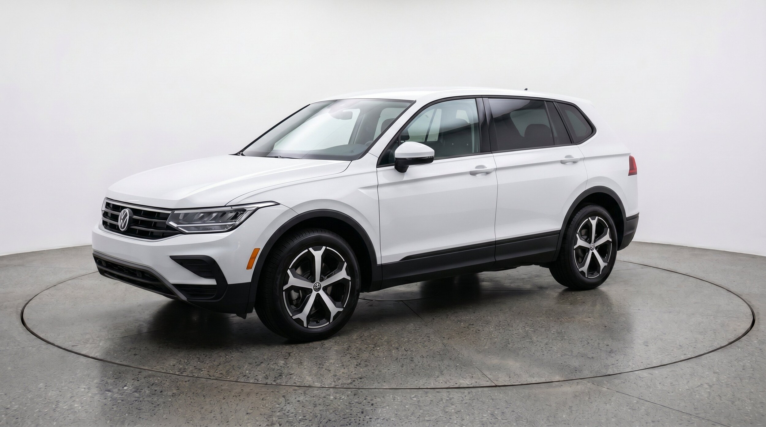 Thumbnail: 2026 Volkswagen Tiguan - 3