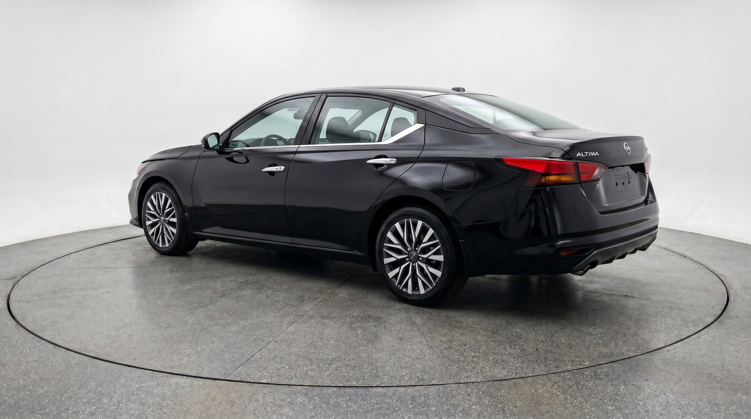 Thumbnail: 2025 Nissan Altima - 6