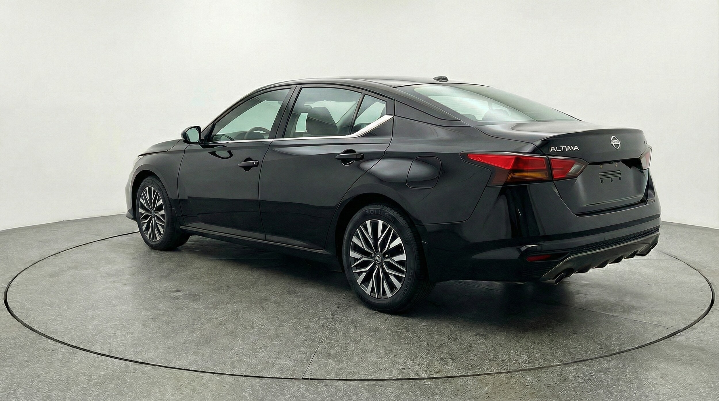 Thumbnail: 2025 Nissan Altima - 5