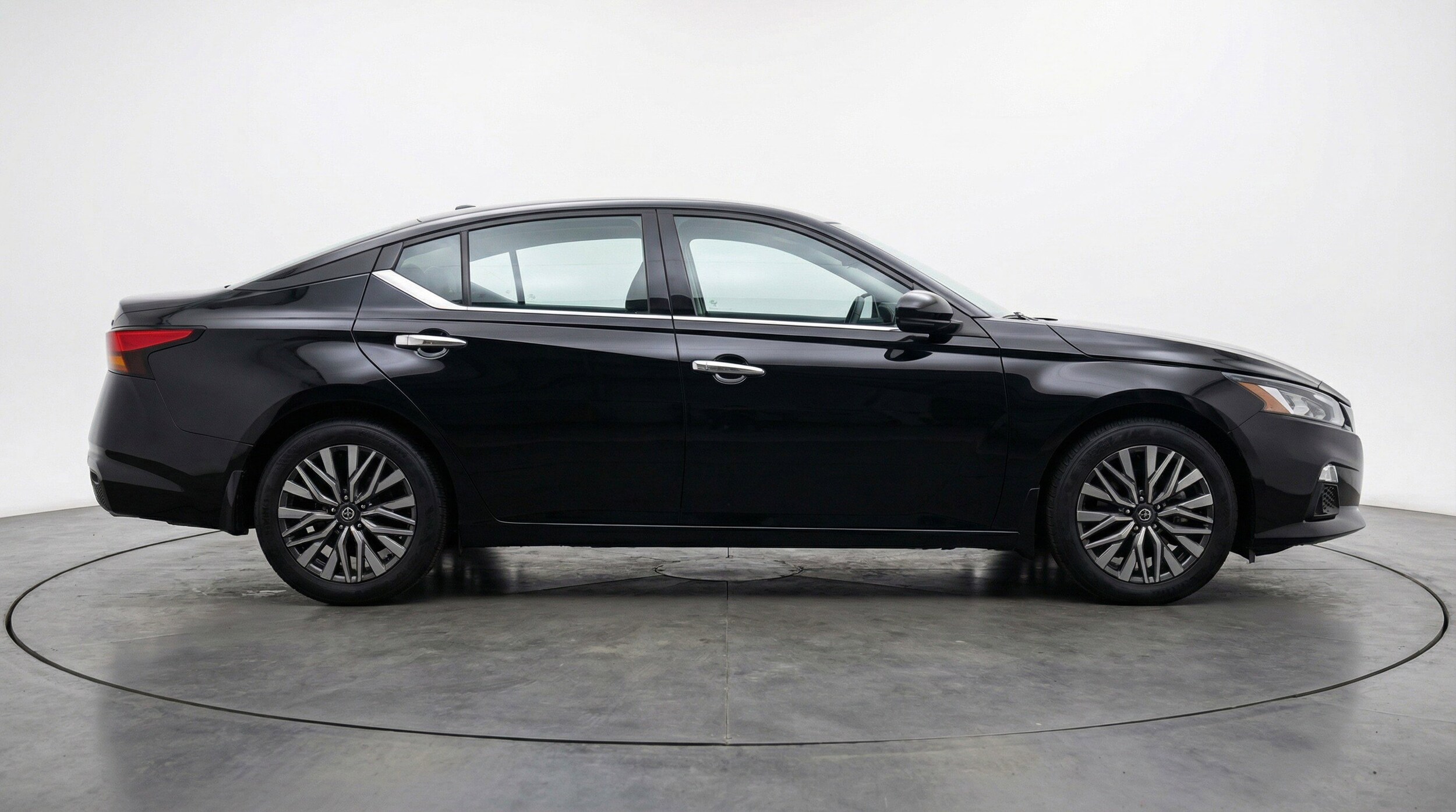Thumbnail: 2025 Nissan Altima - 11