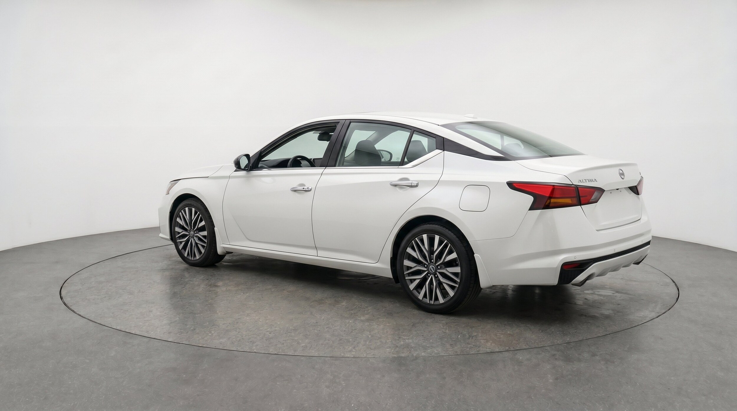 Thumbnail: 2025 Nissan Altima - 6