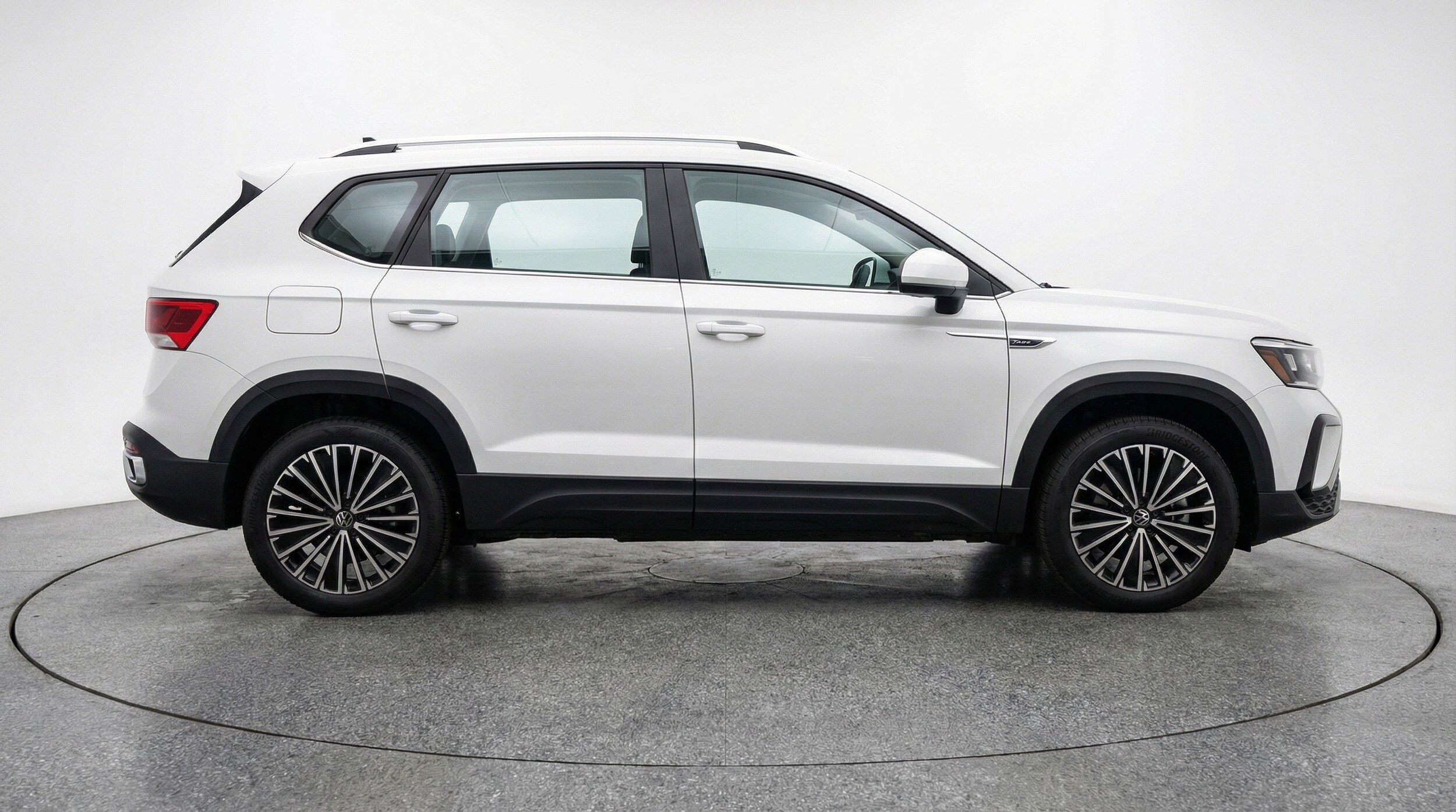 Thumbnail: 2025 Volkswagen Taos - 11