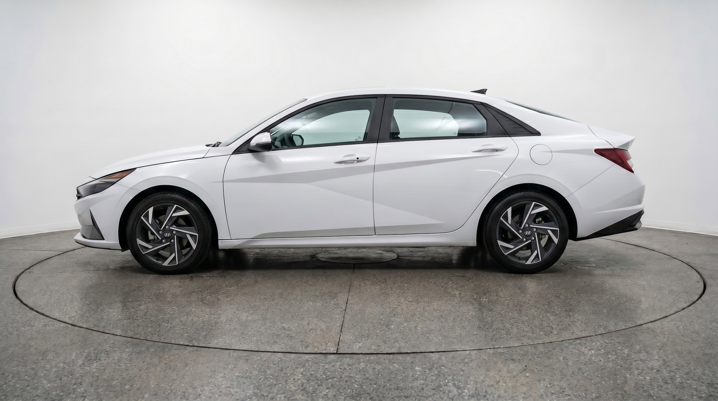 Thumbnail: 2025 Hyundai Elantra - 5